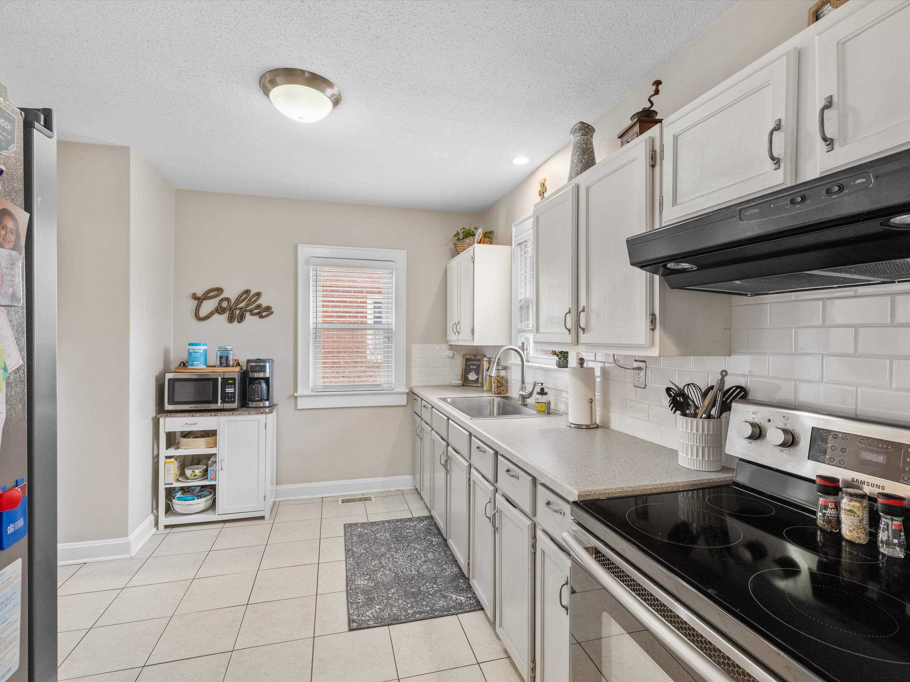 407 Locust Ct, Owensboro, Kentucky 42301, 3 Bedrooms Bedrooms, ,1 BathroomBathrooms,Single Family Residence,For Sale,Locust Ct,91640