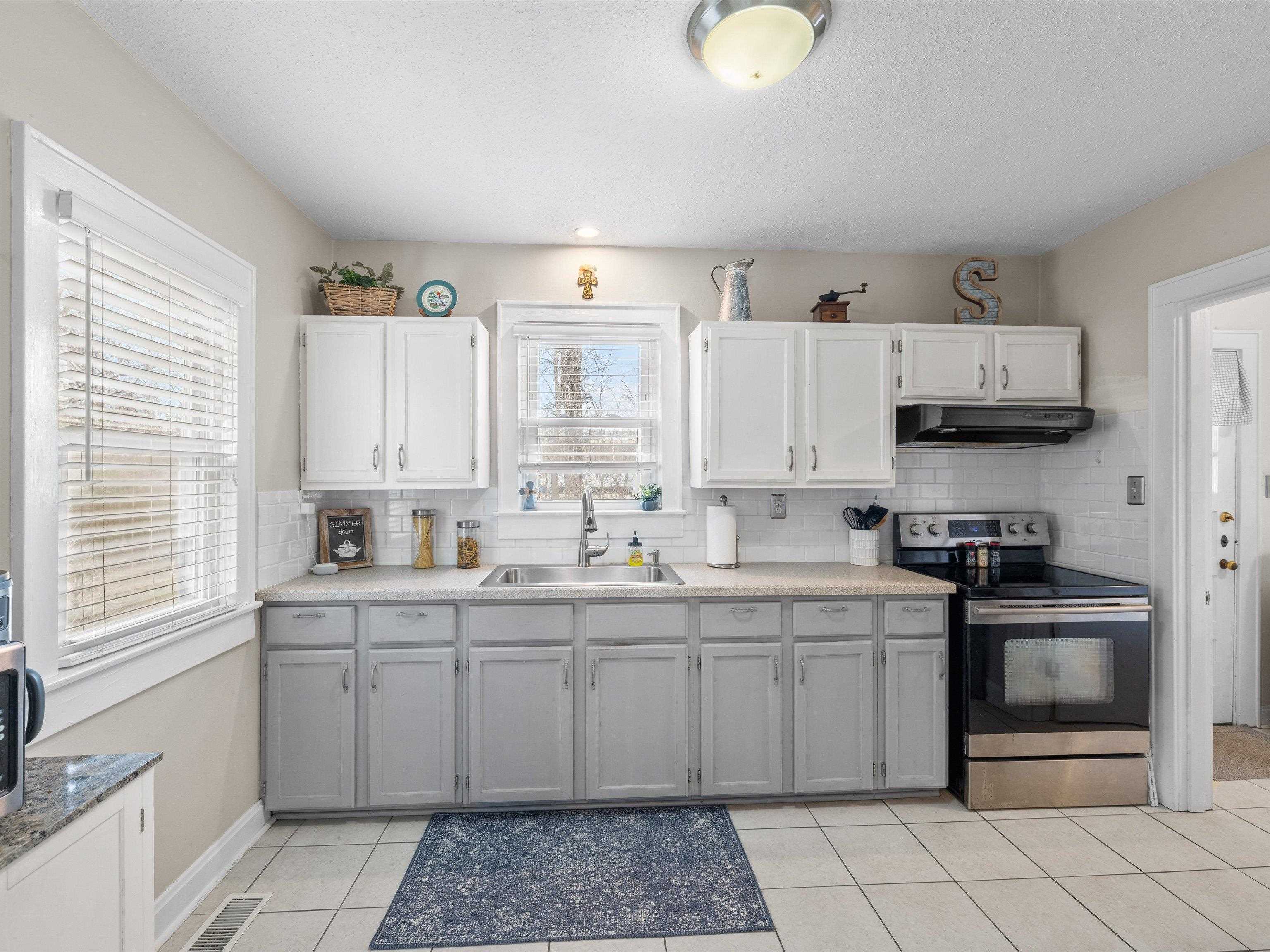 407 Locust Ct, Owensboro, Kentucky 42301, 3 Bedrooms Bedrooms, ,1 BathroomBathrooms,Single Family Residence,For Sale,Locust Ct,91640