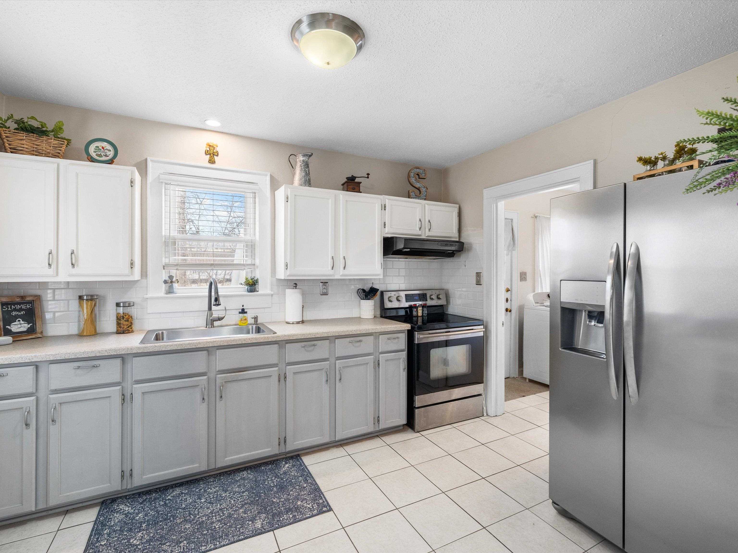 407 Locust Ct, Owensboro, Kentucky 42301, 3 Bedrooms Bedrooms, ,1 BathroomBathrooms,Single Family Residence,For Sale,Locust Ct,91640