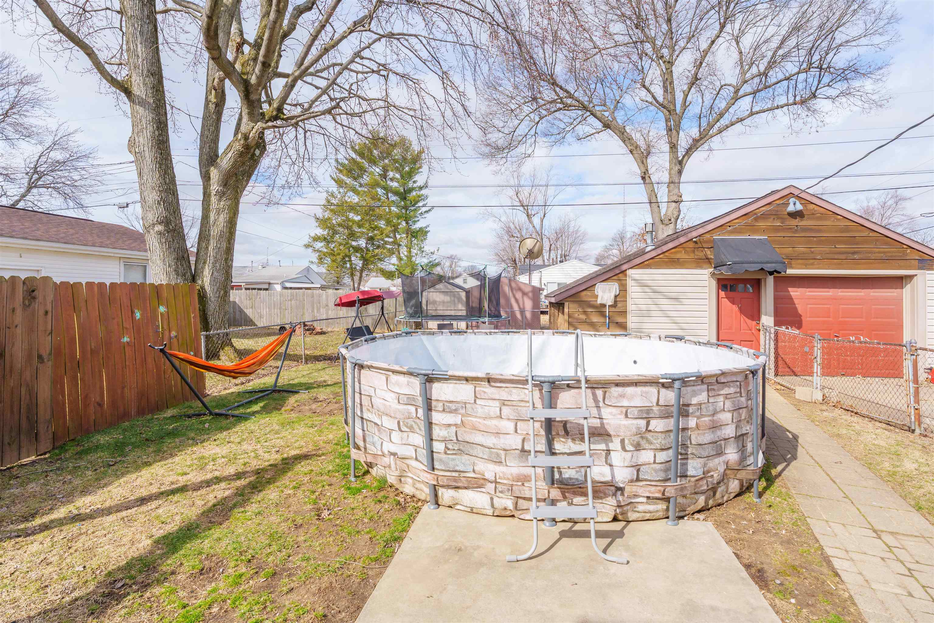 3400 St Ann St, Owensboro, Kentucky 42303-7061, 3 Bedrooms Bedrooms, ,2 BathroomsBathrooms,Single Family Residence,For Sale,St Ann St,91646