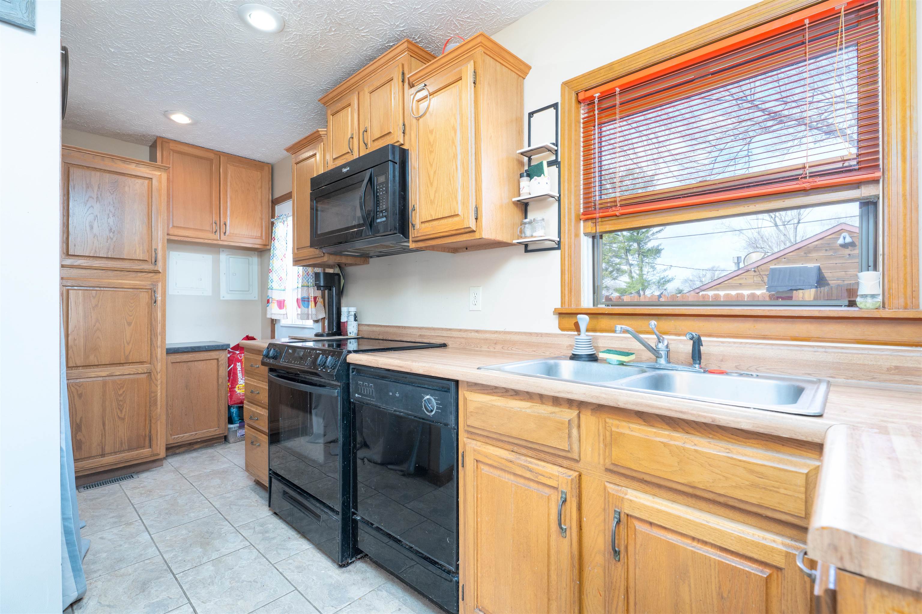 3400 St Ann St, Owensboro, Kentucky 42303-7061, 3 Bedrooms Bedrooms, ,2 BathroomsBathrooms,Single Family Residence,For Sale,St Ann St,91646