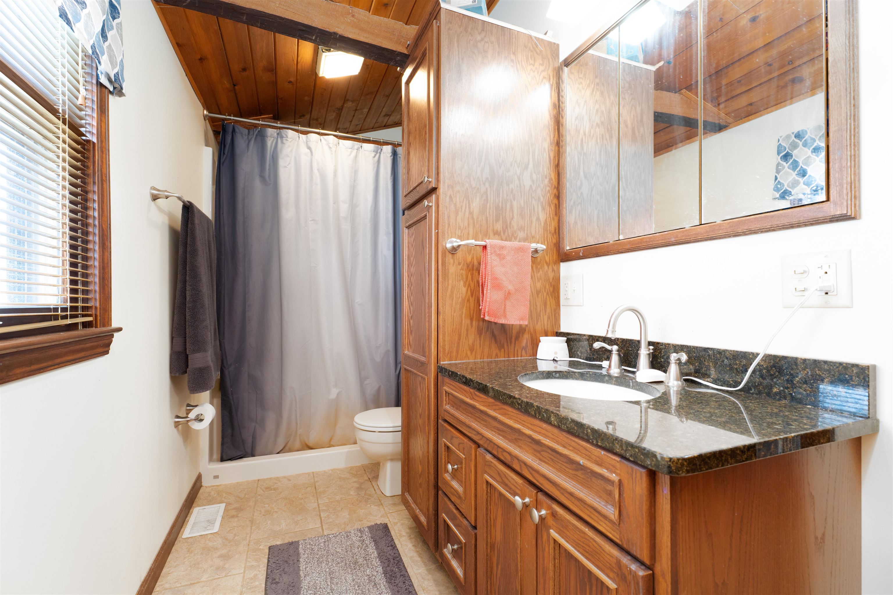 3400 St Ann St, Owensboro, Kentucky 42303-7061, 3 Bedrooms Bedrooms, ,2 BathroomsBathrooms,Single Family Residence,For Sale,St Ann St,91646
