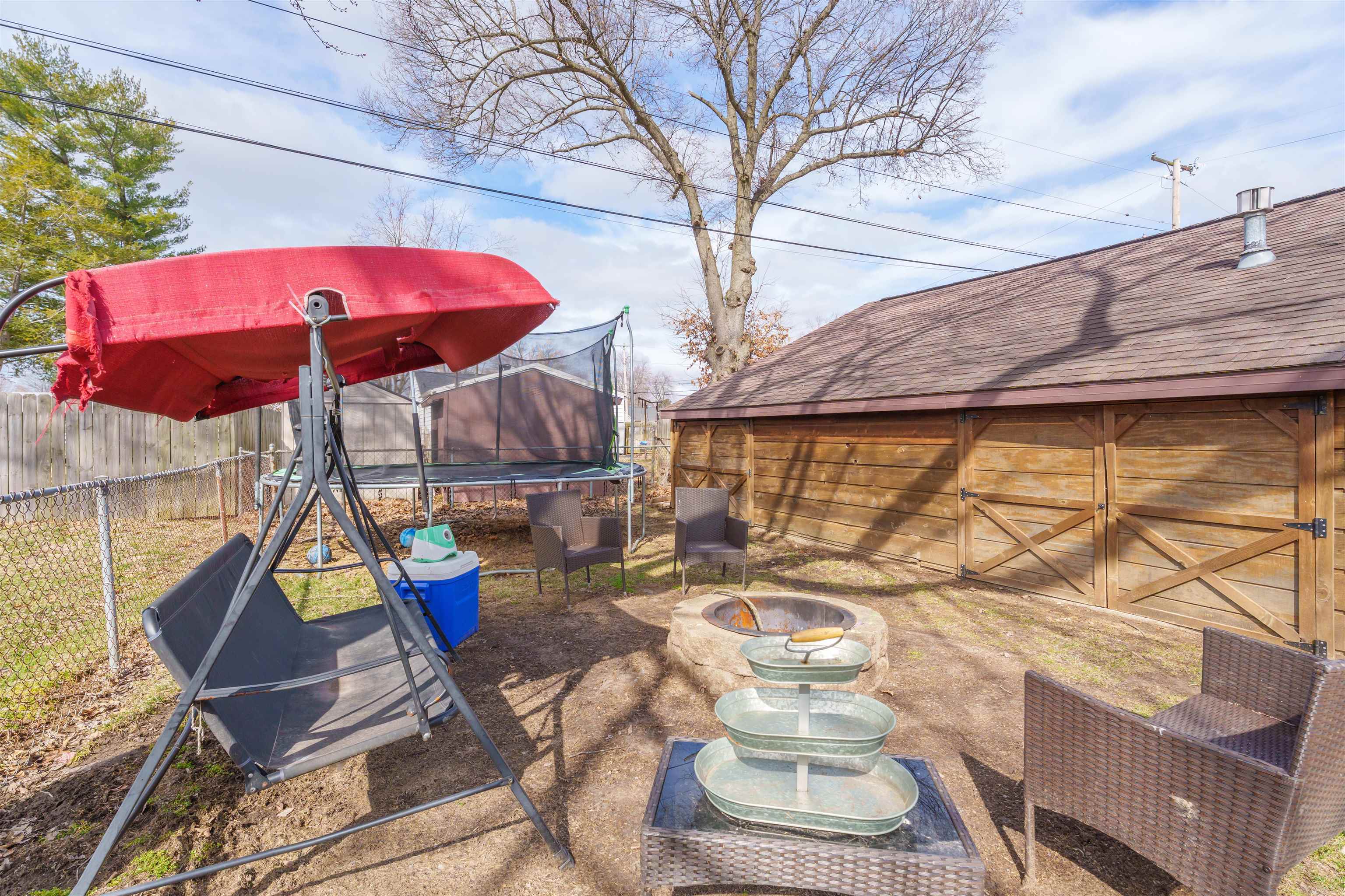 3400 St Ann St, Owensboro, Kentucky 42303-7061, 3 Bedrooms Bedrooms, ,2 BathroomsBathrooms,Single Family Residence,For Sale,St Ann St,91646