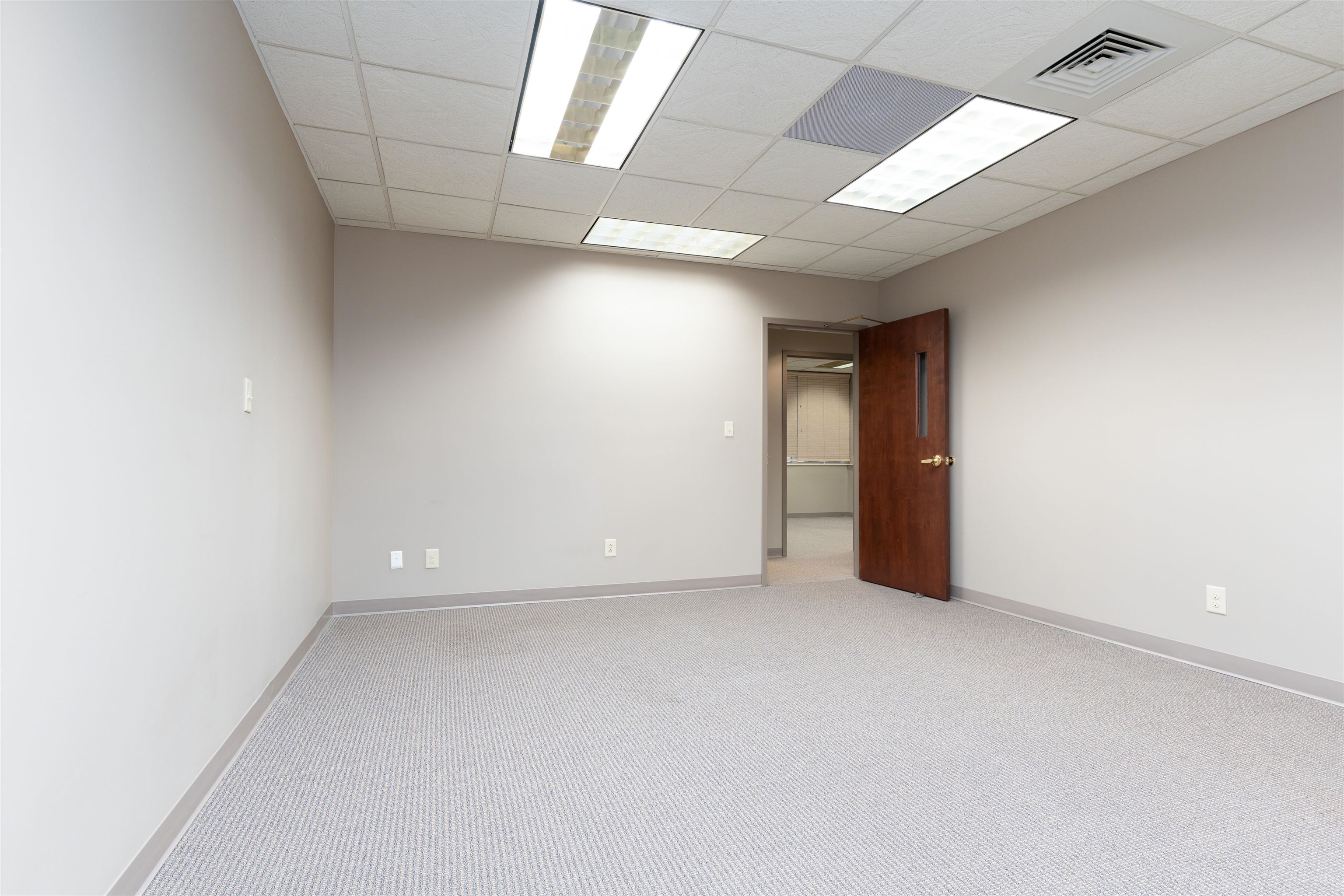 1925 Frederica St Suite 100, Owensboro, Kentucky 42301, ,Office,For Sale,Frederica St Suite 100,91658