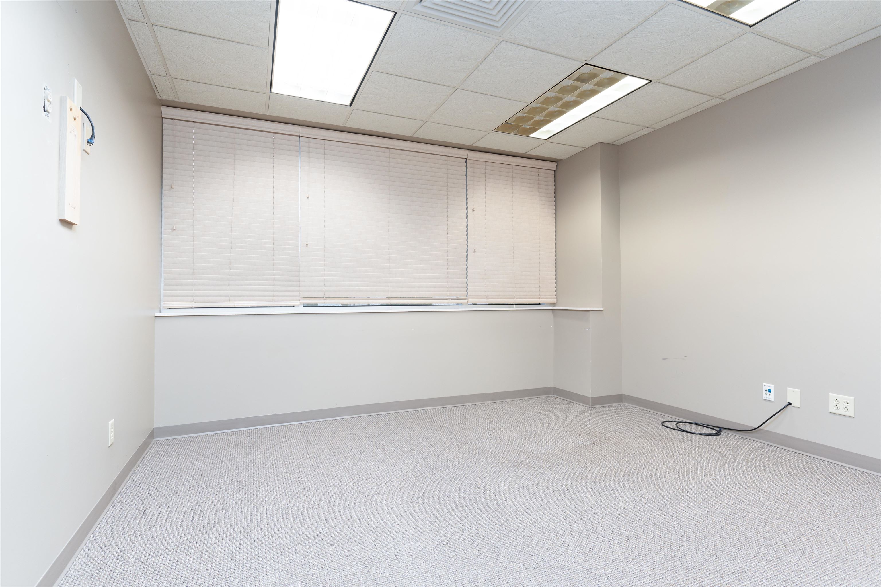 1925 Frederica St Suite 100, Owensboro, Kentucky 42301, ,Office,For Sale,Frederica St Suite 100,91658