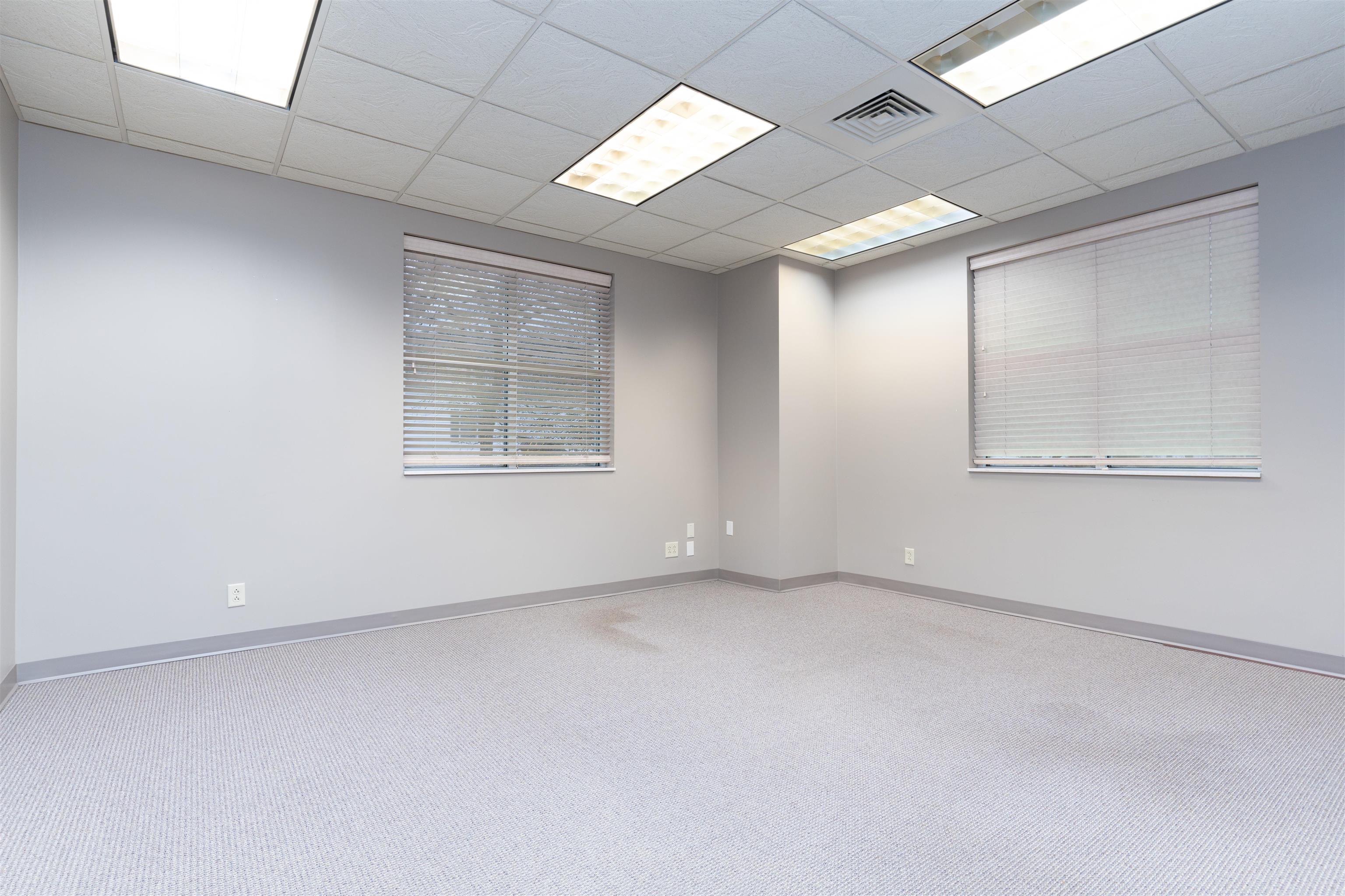 1925 Frederica St Suite 100, Owensboro, Kentucky 42301, ,Office,For Sale,Frederica St Suite 100,91658