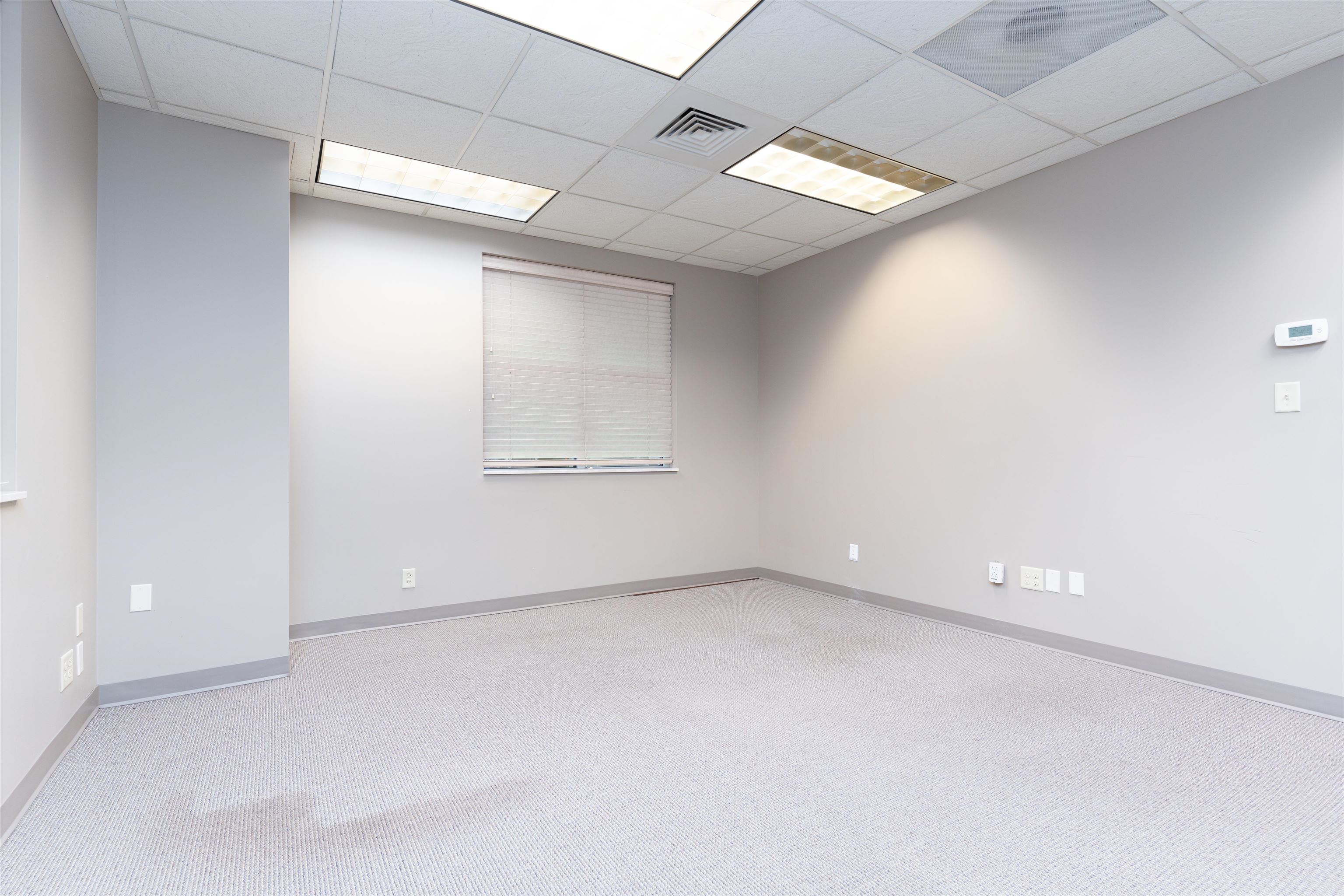1925 Frederica St Suite 100, Owensboro, Kentucky 42301, ,Office,For Sale,Frederica St Suite 100,91658