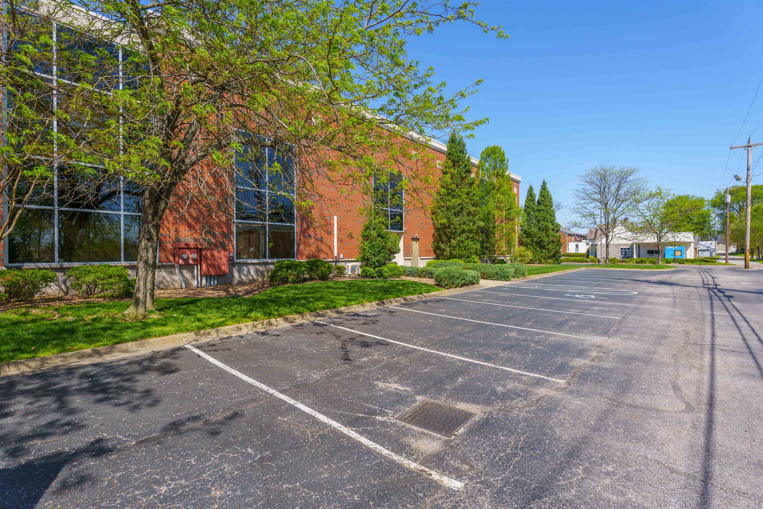 1925 Frederica St Suite 100, Owensboro, Kentucky 42301, ,Office,For Sale,Frederica St Suite 100,91658