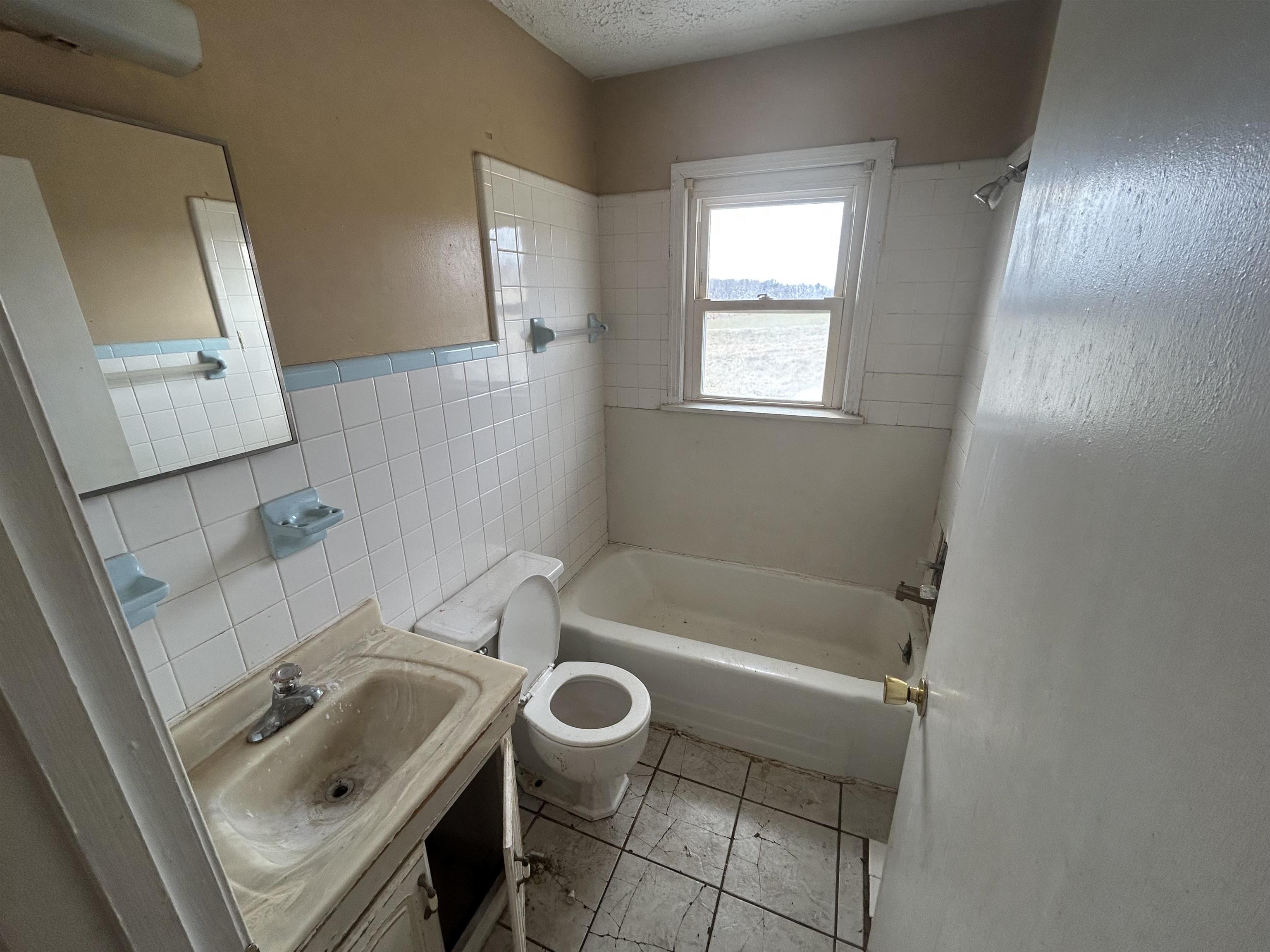 10560 Ratcliff Rd., Owensboro, Kentucky 42376, 3 Bedrooms Bedrooms, ,1 BathroomBathrooms,Single Family Residence,For Sale,Ratcliff Rd.,91662