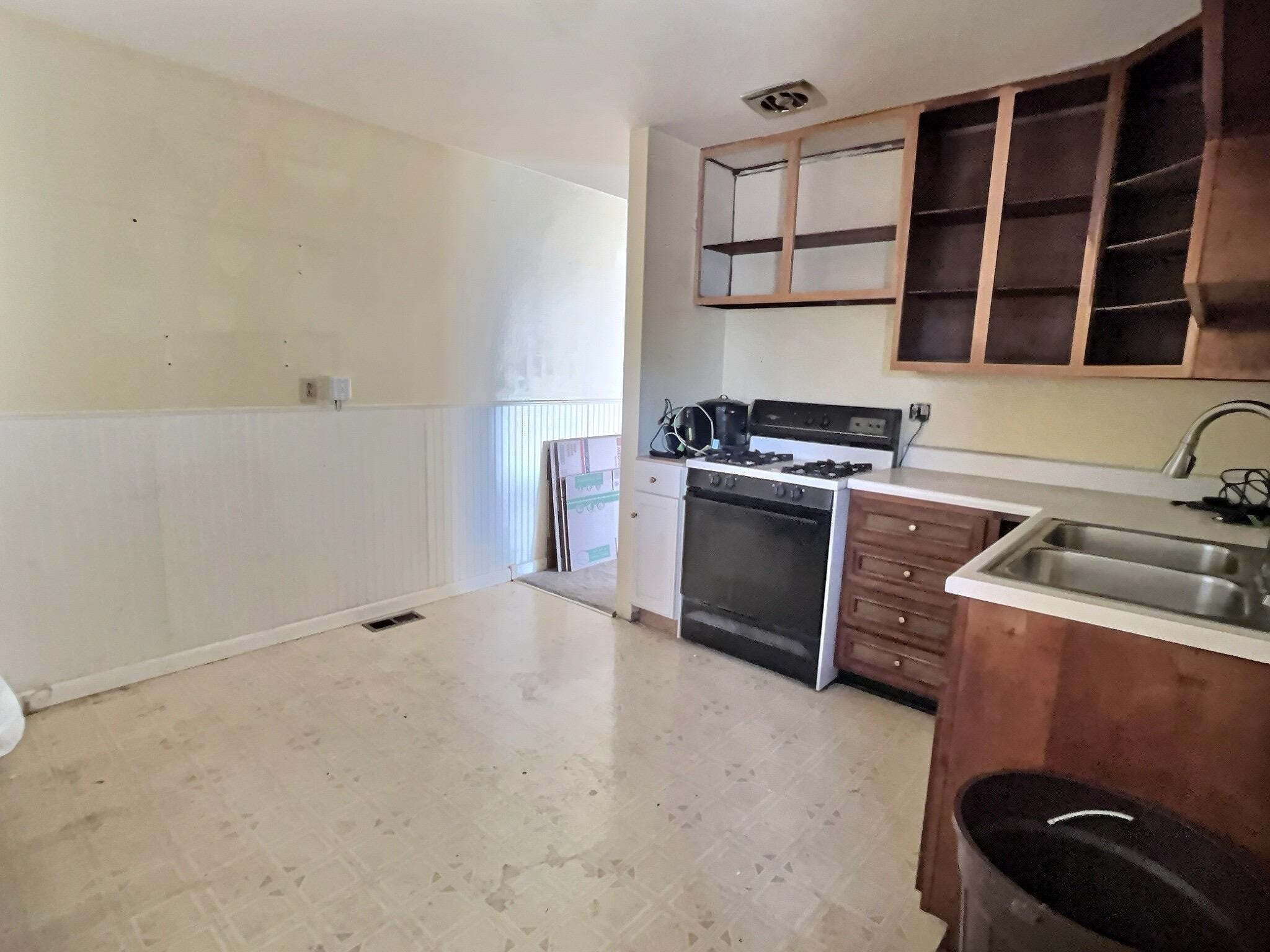 3501 Winchester Drive, Owensboro, Kentucky 42301, 3 Bedrooms Bedrooms, ,1 BathroomBathrooms,Single Family Residence,For Sale,Winchester Drive,91668