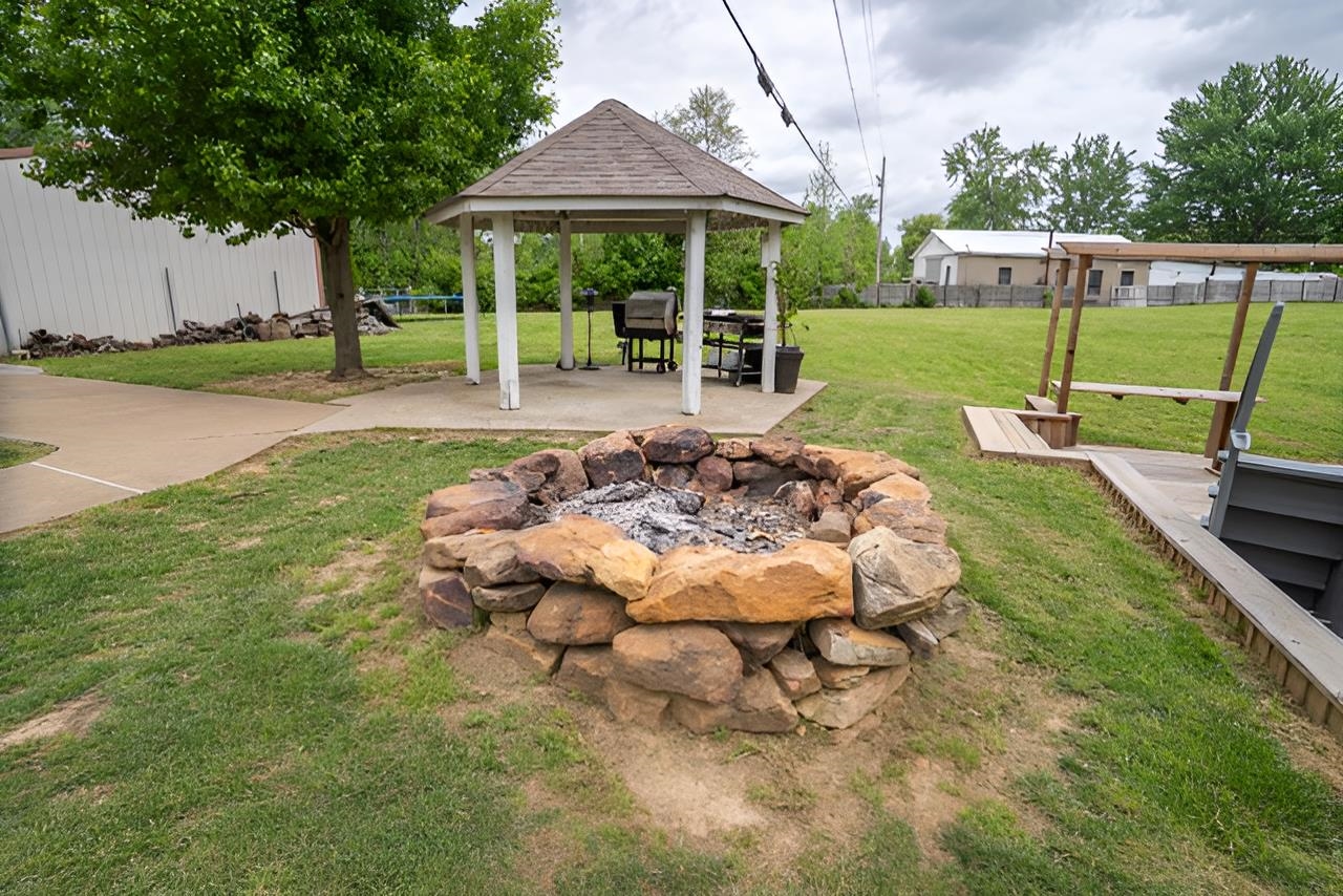 12687 Hwy 231, Utica, Kentucky 42376, 3 Bedrooms Bedrooms, ,2 BathroomsBathrooms,Single Family Residence,For Sale,Hwy 231,91680