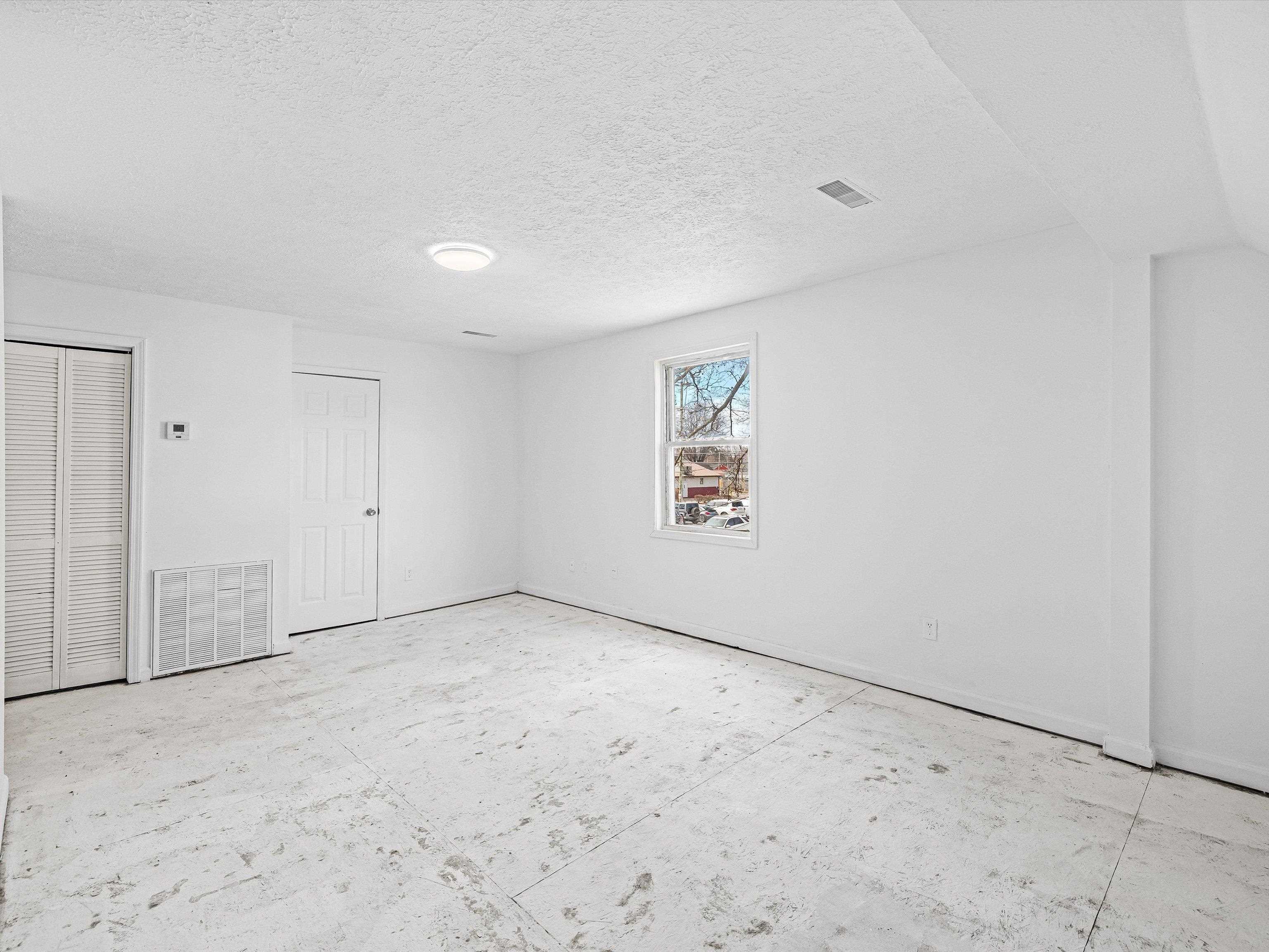 827 Walnut Street, Owensboro, Kentucky 42303, ,Multi-unit,For Sale,Walnut Street,91691