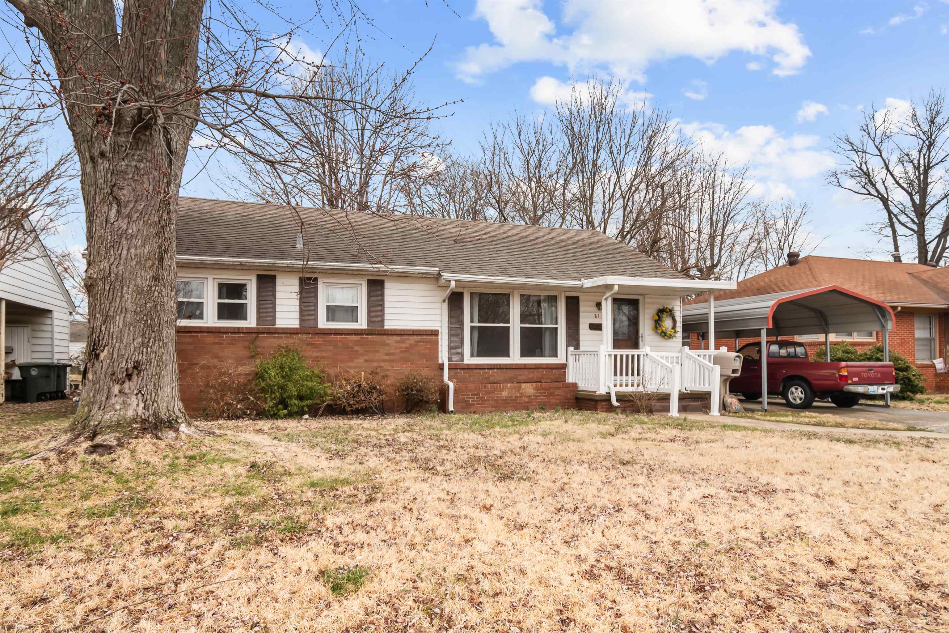 711 Stockton Dr, Owensboro, Kentucky 42303, 3 Bedrooms Bedrooms, ,1 BathroomBathrooms,Single Family Residence,For Sale,Stockton Dr,91700