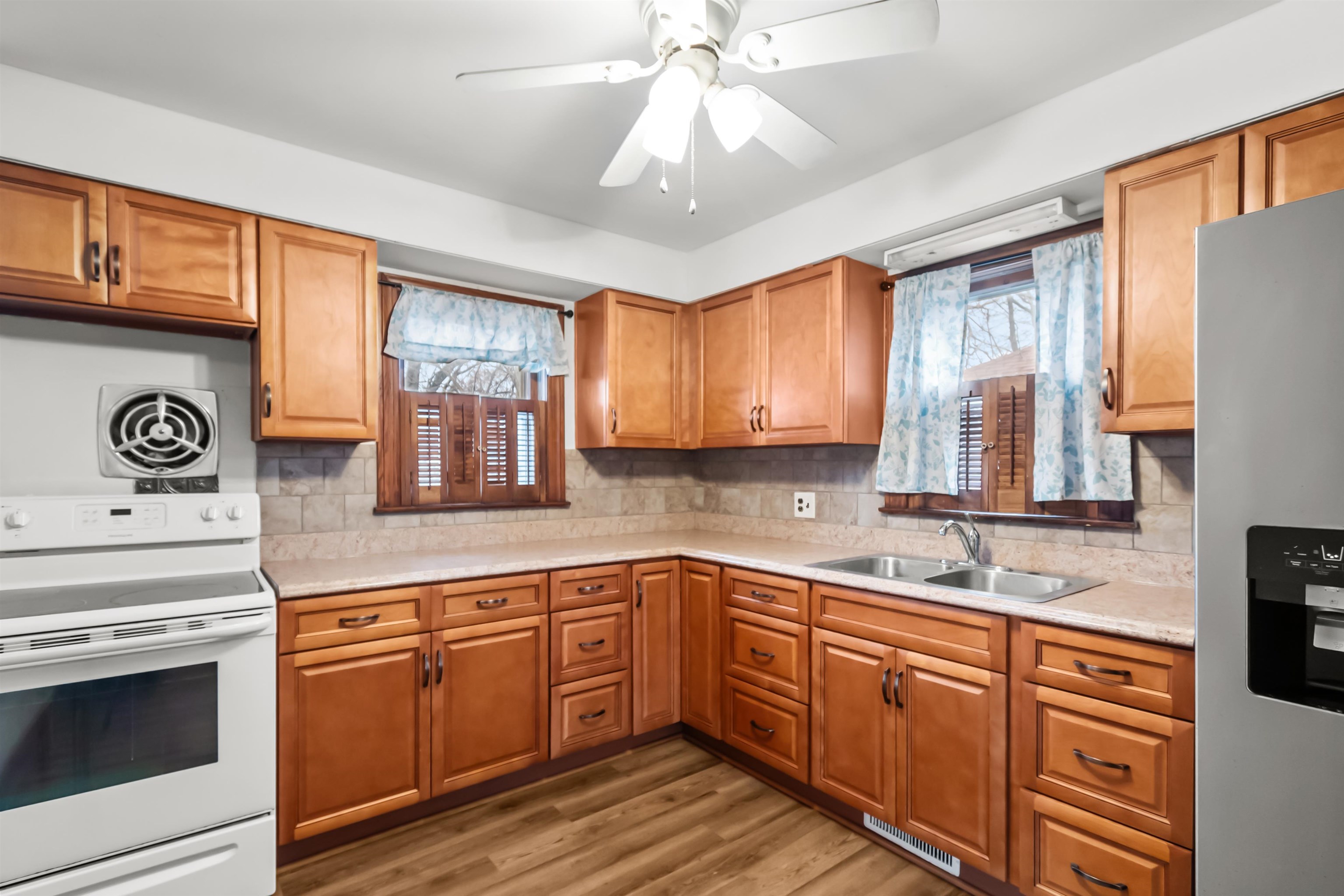 711 Stockton Dr, Owensboro, Kentucky 42303, 3 Bedrooms Bedrooms, ,1 BathroomBathrooms,Single Family Residence,For Sale,Stockton Dr,91700