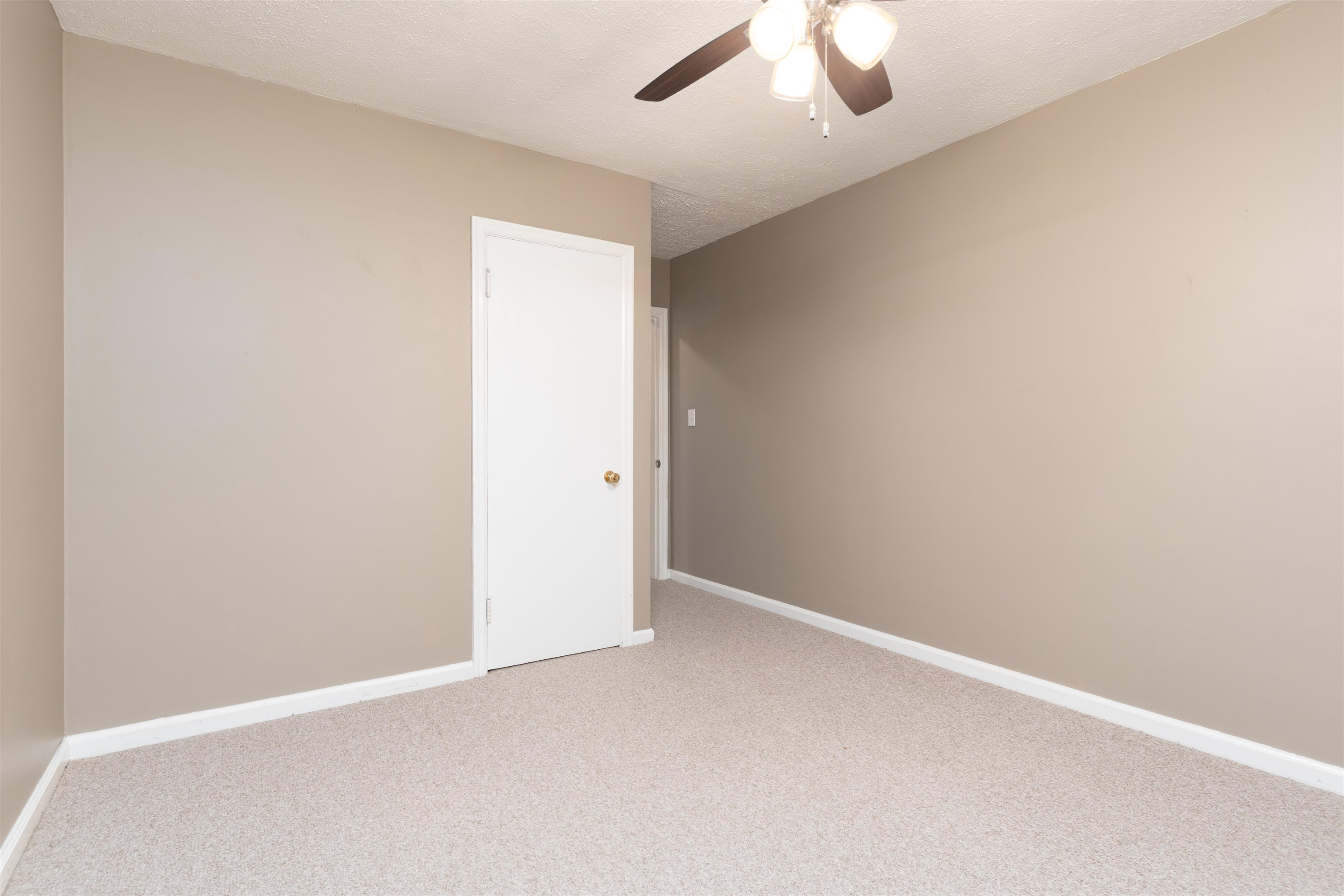 2206 Westview Dr, Owensboro, Kentucky 42301, 3 Bedrooms Bedrooms, ,1 BathroomBathrooms,Single Family Residence,For Sale,Westview Dr,91702