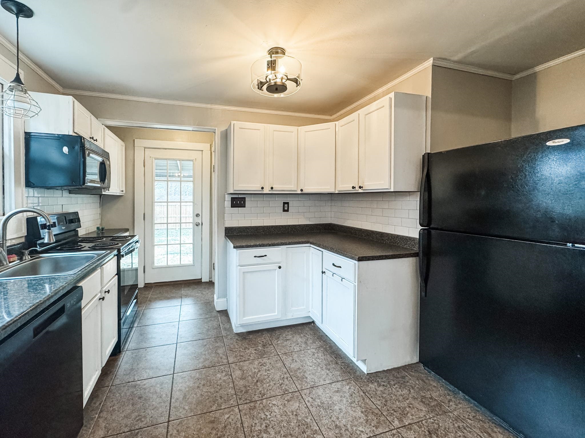 2319 Cedar St, Owensboro, Kentucky 42301, 2 Bedrooms Bedrooms, ,1 BathroomBathrooms,Single Family Residence,For Sale,Cedar St,91704