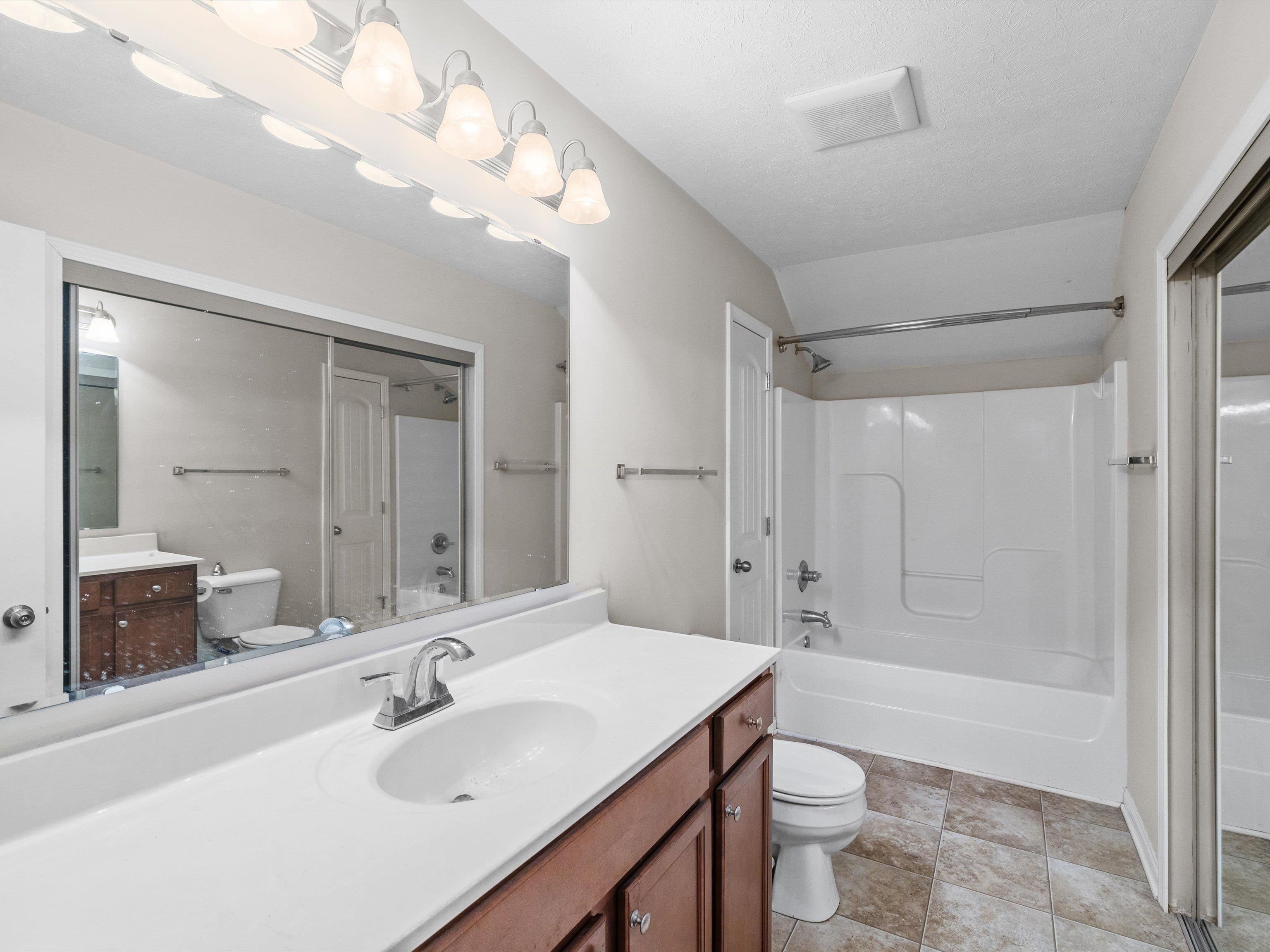 2130 Village Run, Owensboro, Kentucky 42303, 3 Bedrooms Bedrooms, ,2 BathroomsBathrooms,Single Family Residence,For Sale,Village Run,91707