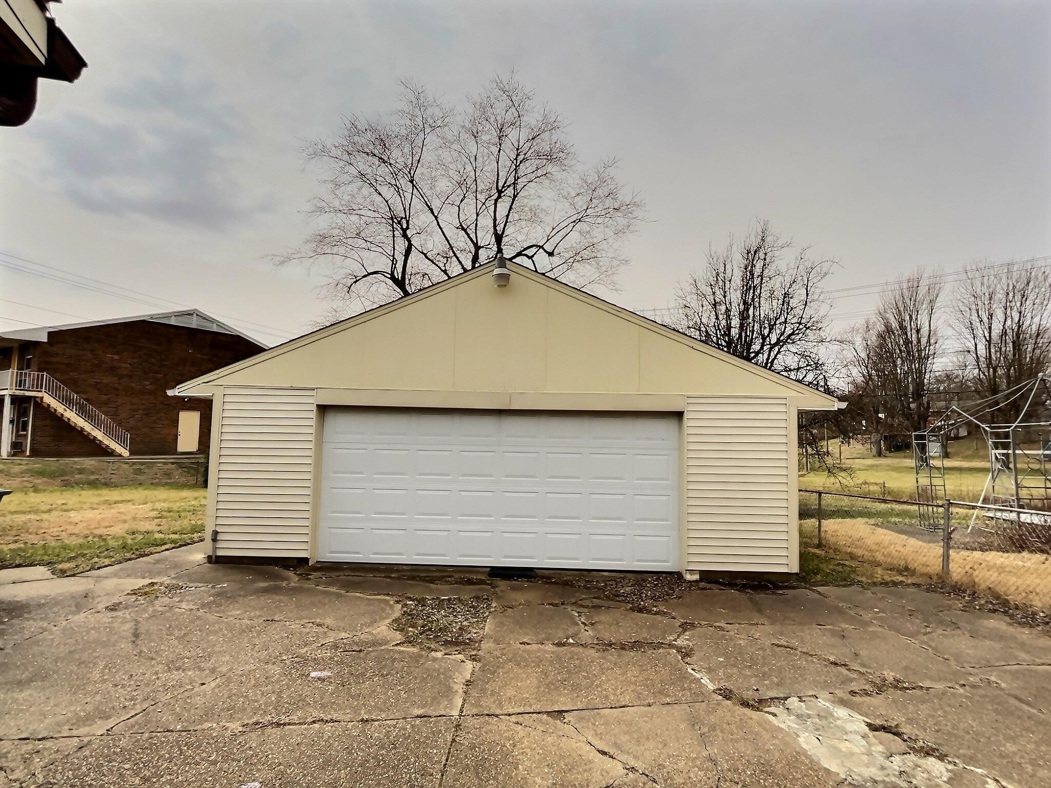 3000 Asbury Place, Owensboro, Kentucky 42303, 3 Bedrooms Bedrooms, ,1 BathroomBathrooms,Single Family Residence,For Sale,Asbury Place,91713