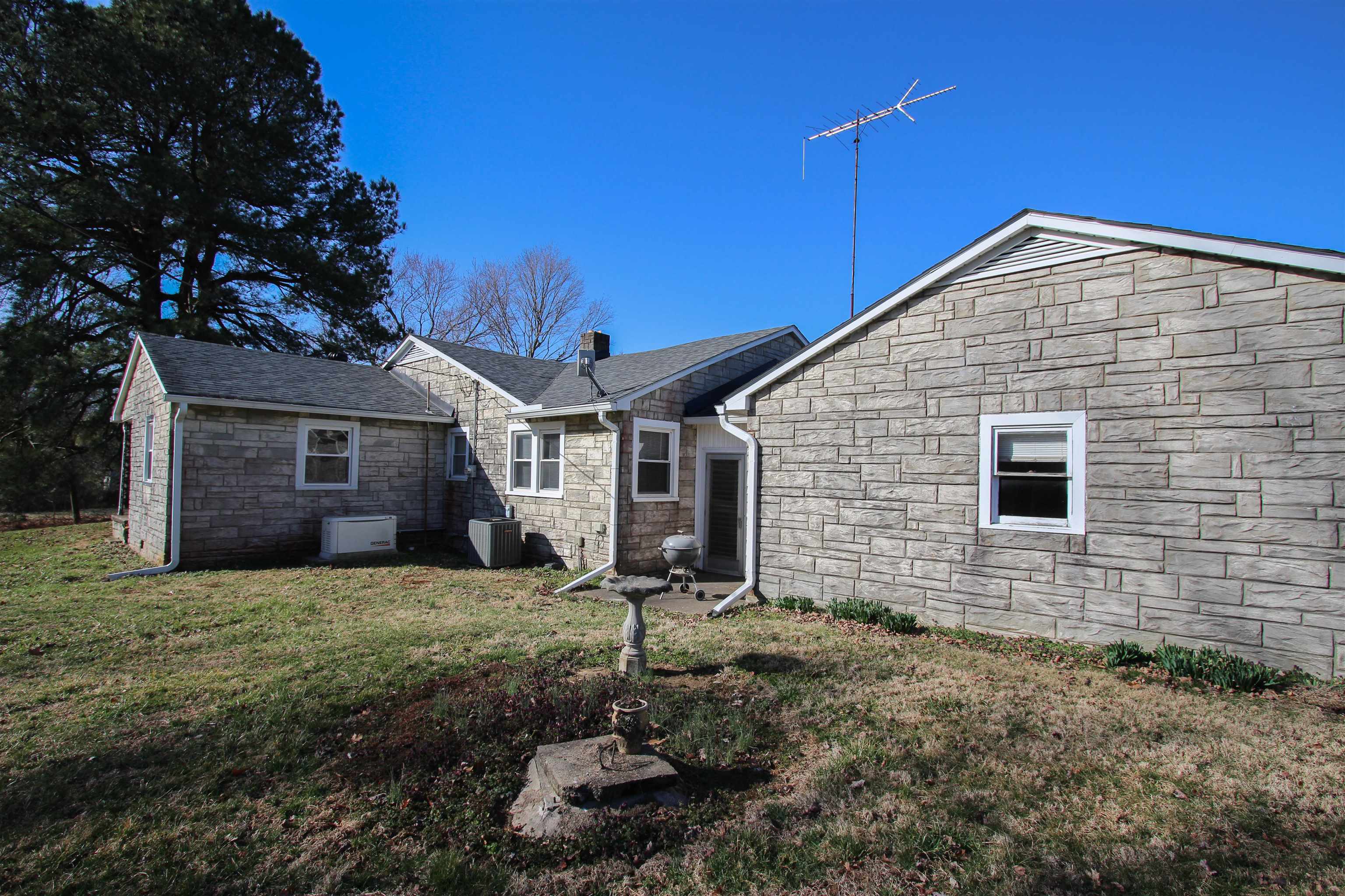 13387 Highway 231, Utica, Kentucky 42376, 3 Bedrooms Bedrooms, ,1 BathroomBathrooms,Single Family Residence,For Sale,Highway 231,91723