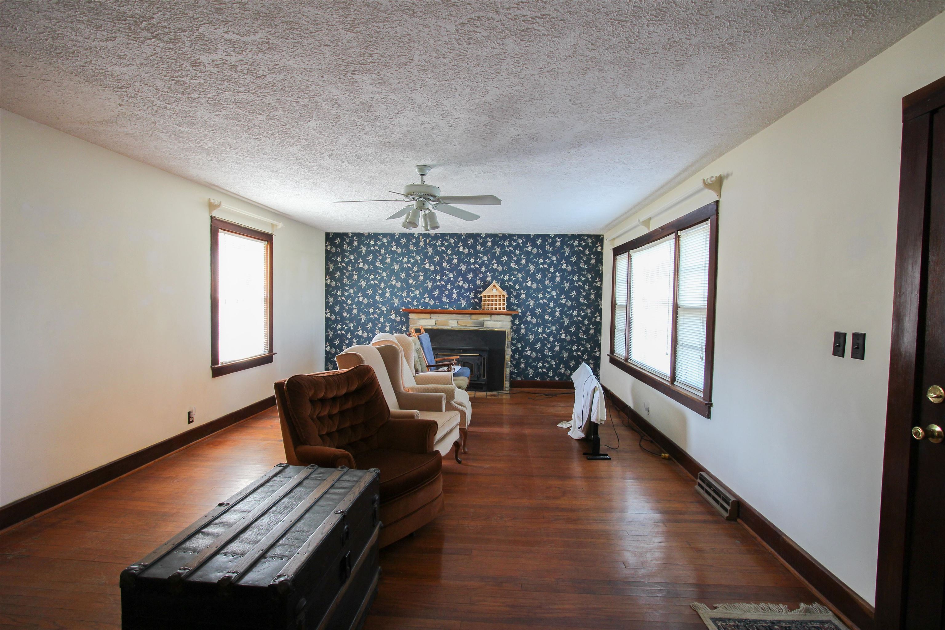 13387 Highway 231, Utica, Kentucky 42376, 3 Bedrooms Bedrooms, ,1 BathroomBathrooms,Single Family Residence,For Sale,Highway 231,91723