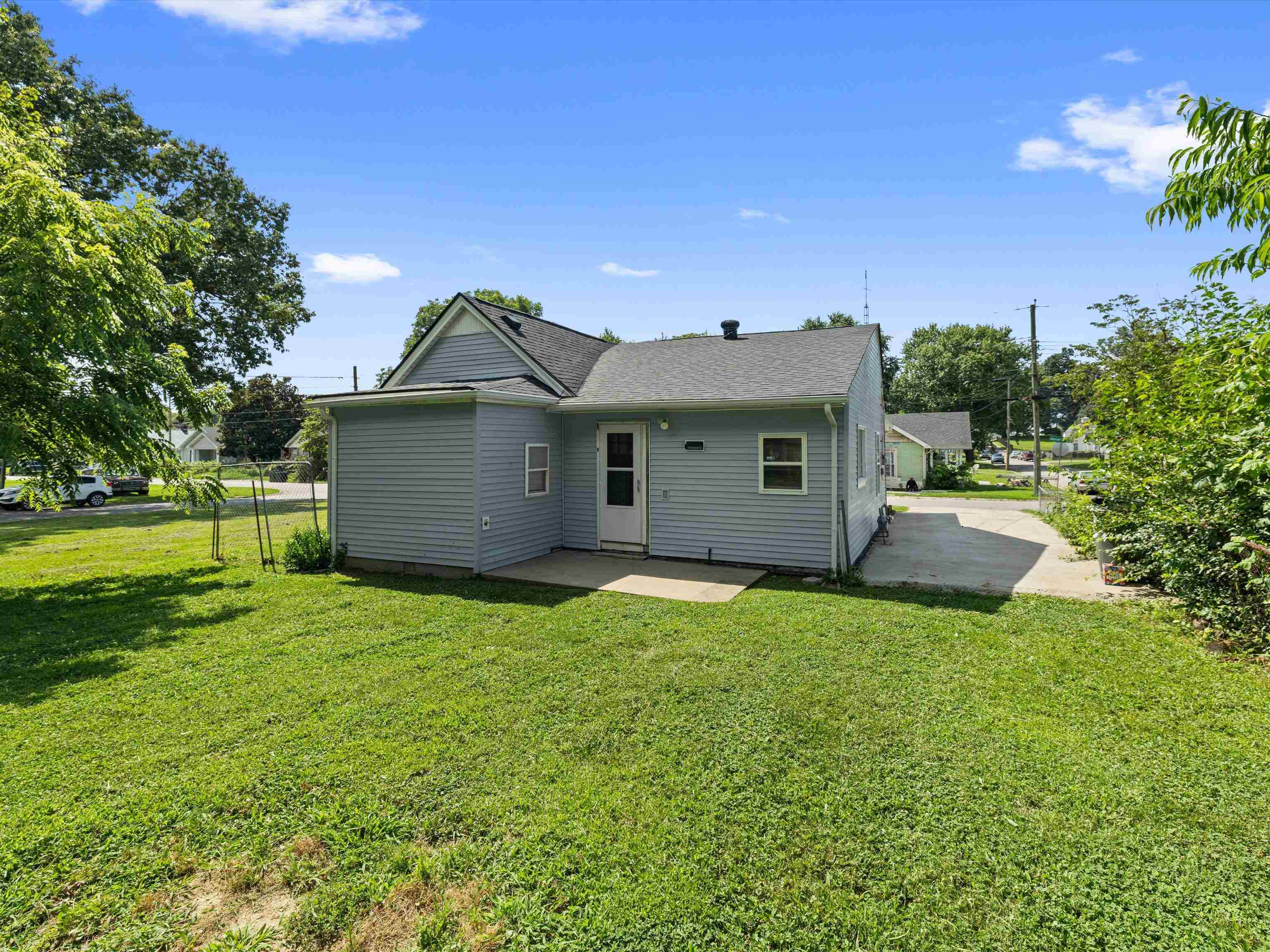 1708 Monarch Avenue, Owensboro, Kentucky 42303, 3 Bedrooms Bedrooms, ,1 BathroomBathrooms,Single Family Residence,For Sale,Monarch Avenue,91727