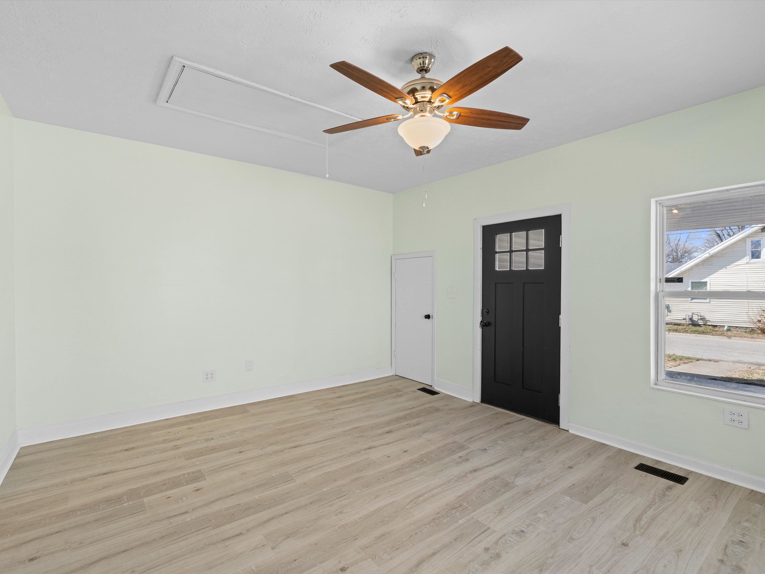 1708 Monarch Avenue, Owensboro, Kentucky 42303, 3 Bedrooms Bedrooms, ,1 BathroomBathrooms,Single Family Residence,For Sale,Monarch Avenue,91727