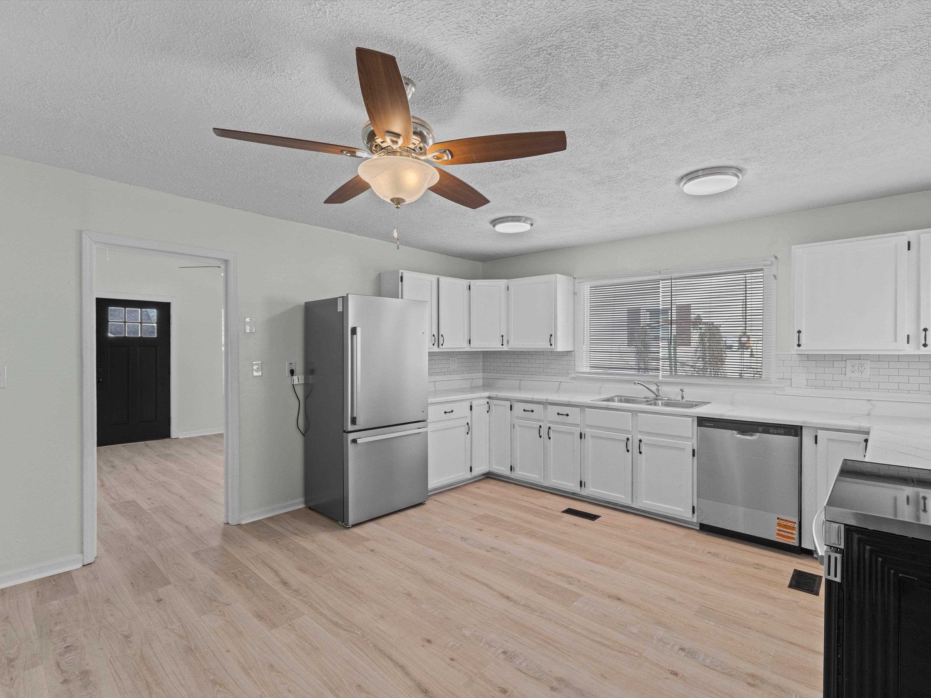 1708 Monarch Avenue, Owensboro, Kentucky 42303, 3 Bedrooms Bedrooms, ,1 BathroomBathrooms,Single Family Residence,For Sale,Monarch Avenue,91727