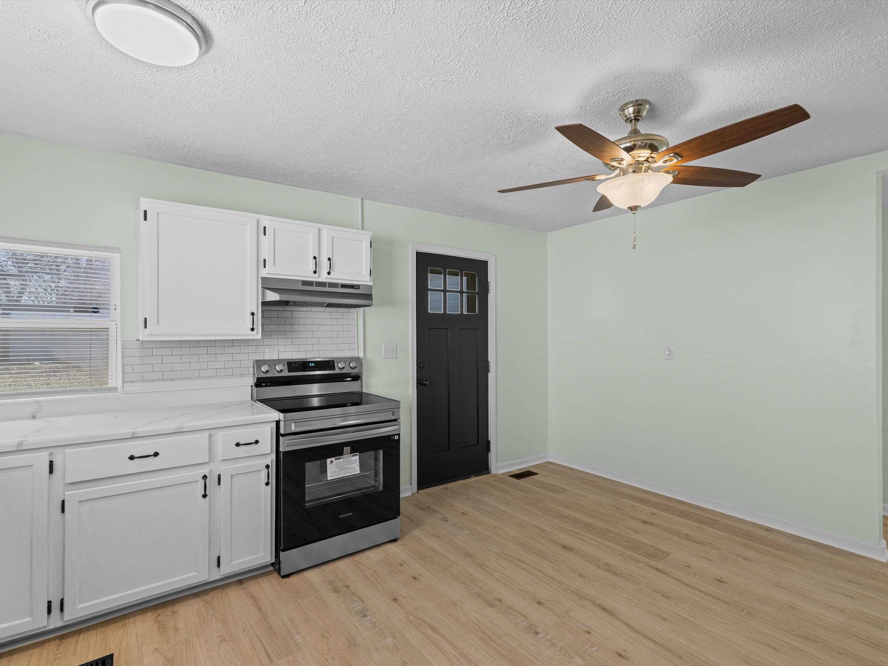 1708 Monarch Avenue, Owensboro, Kentucky 42303, 3 Bedrooms Bedrooms, ,1 BathroomBathrooms,Single Family Residence,For Sale,Monarch Avenue,91727