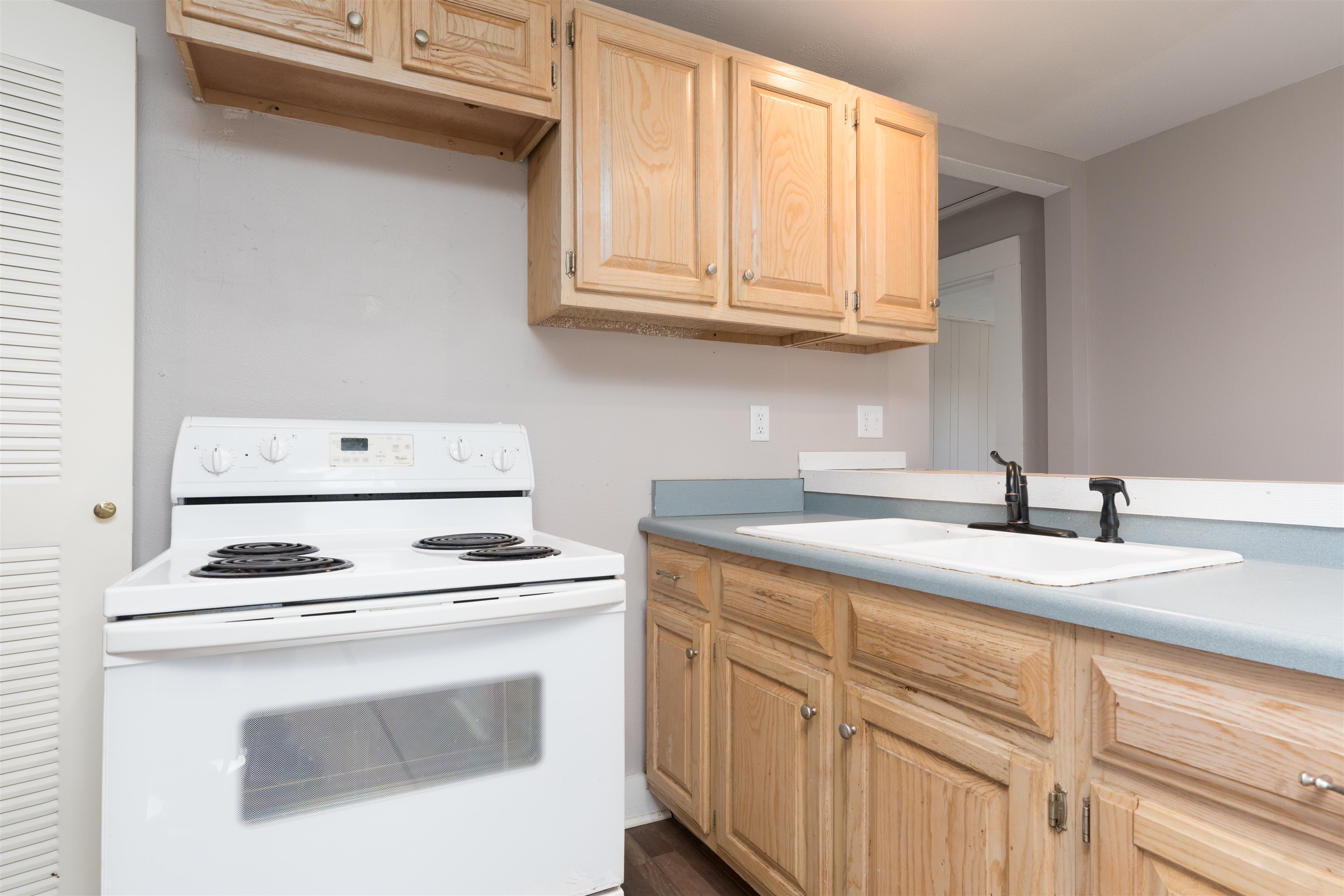 908 Mcgill St, Owensboro, Kentucky 42301, 3 Bedrooms Bedrooms, ,1 BathroomBathrooms,Single Family Residence,For Sale,Mcgill St,91742