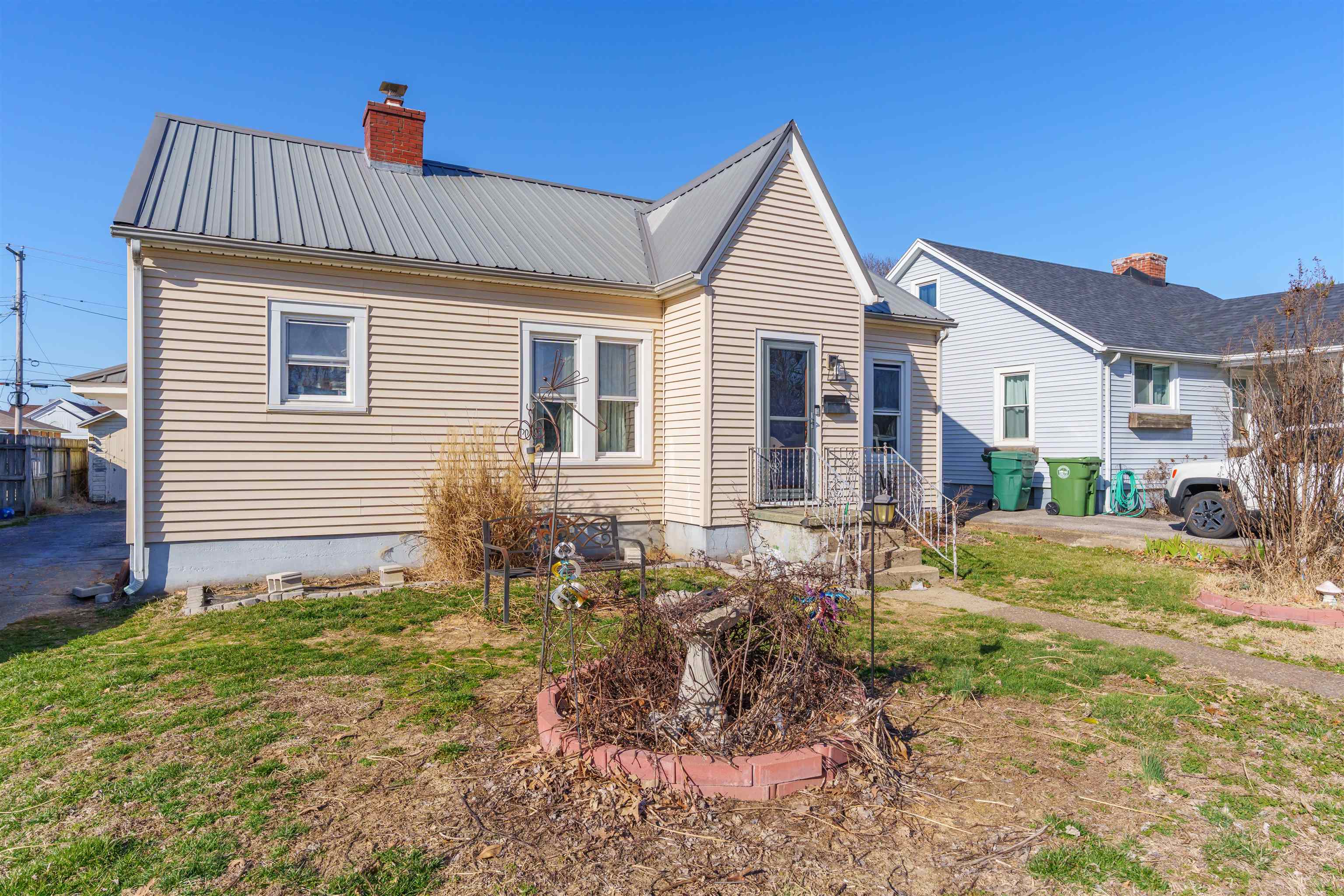 529 24th St, Owensboro, Kentucky 42303, 3 Bedrooms Bedrooms, ,1 BathroomBathrooms,Single Family Residence,For Sale,24th St,91743