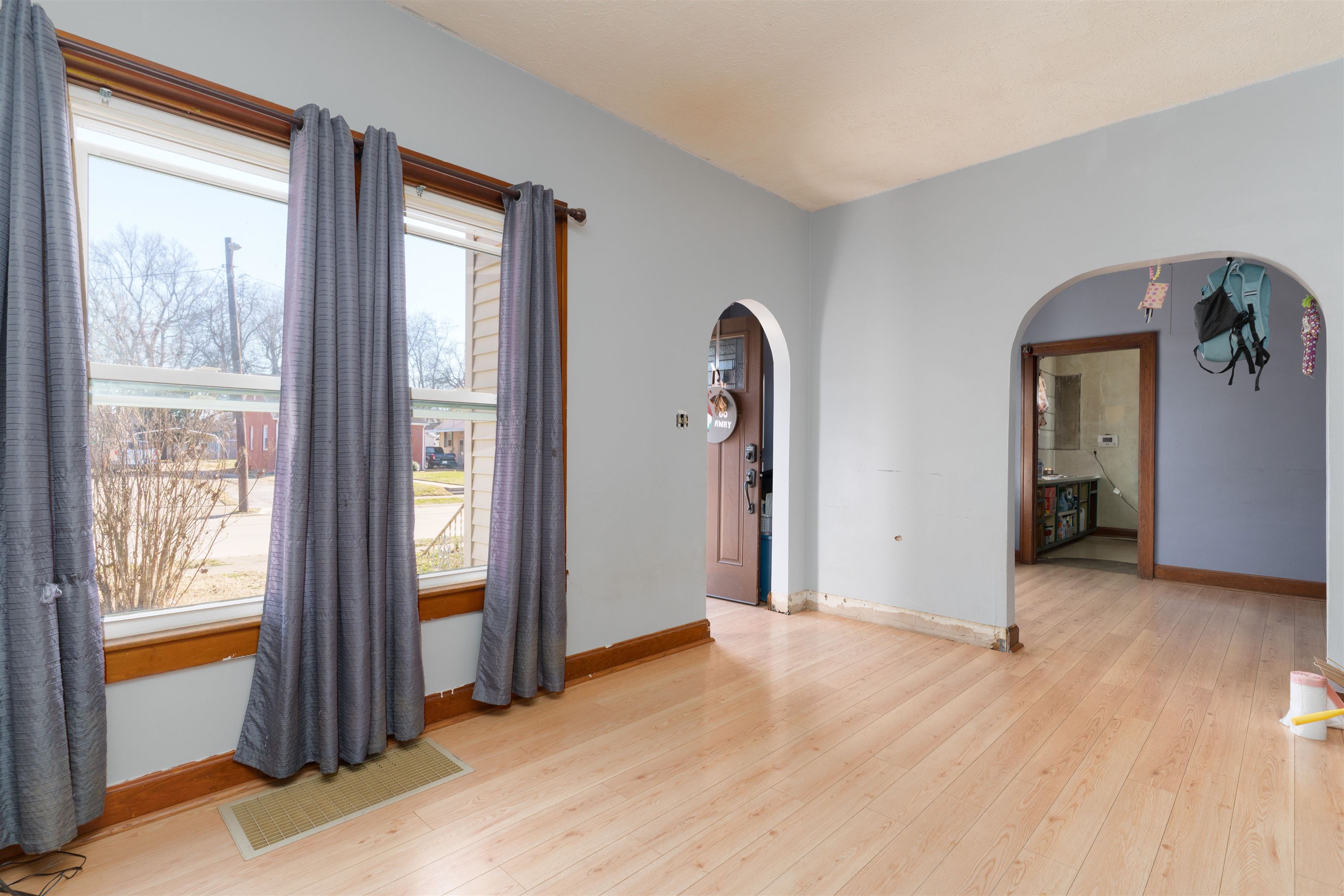529 24th St, Owensboro, Kentucky 42303, 3 Bedrooms Bedrooms, ,1 BathroomBathrooms,Single Family Residence,For Sale,24th St,91743