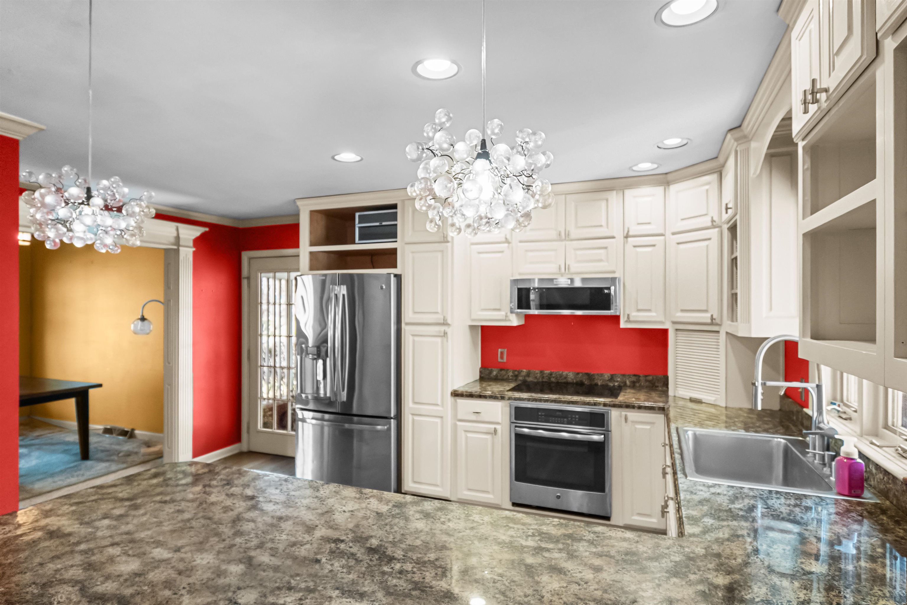 850 Parkway Drive, Owensboro, Kentucky 42303, 3 Bedrooms Bedrooms, ,2 BathroomsBathrooms,Single Family Residence,For Sale,Parkway Drive,91744