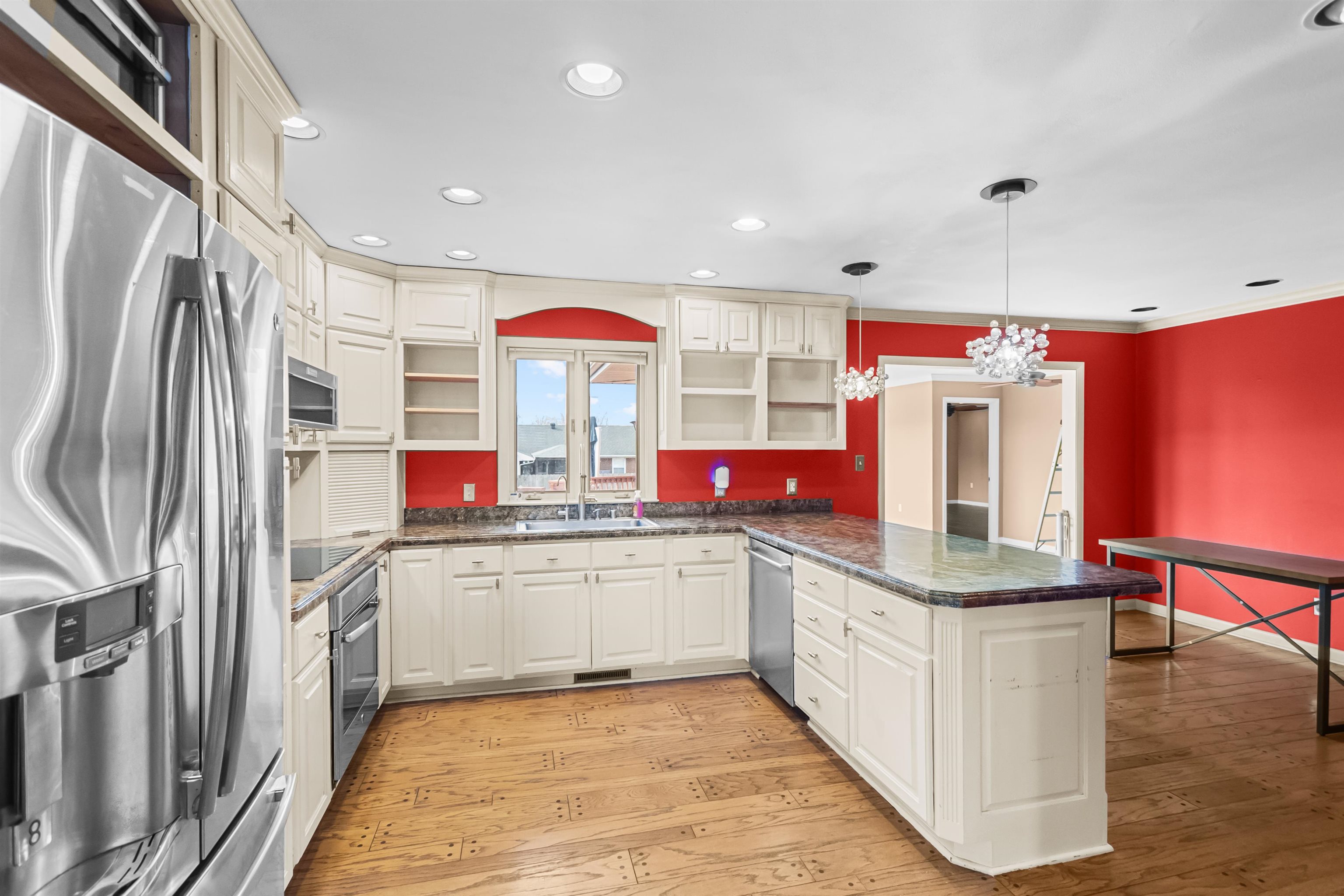 850 Parkway Drive, Owensboro, Kentucky 42303, 3 Bedrooms Bedrooms, ,2 BathroomsBathrooms,Single Family Residence,For Sale,Parkway Drive,91744