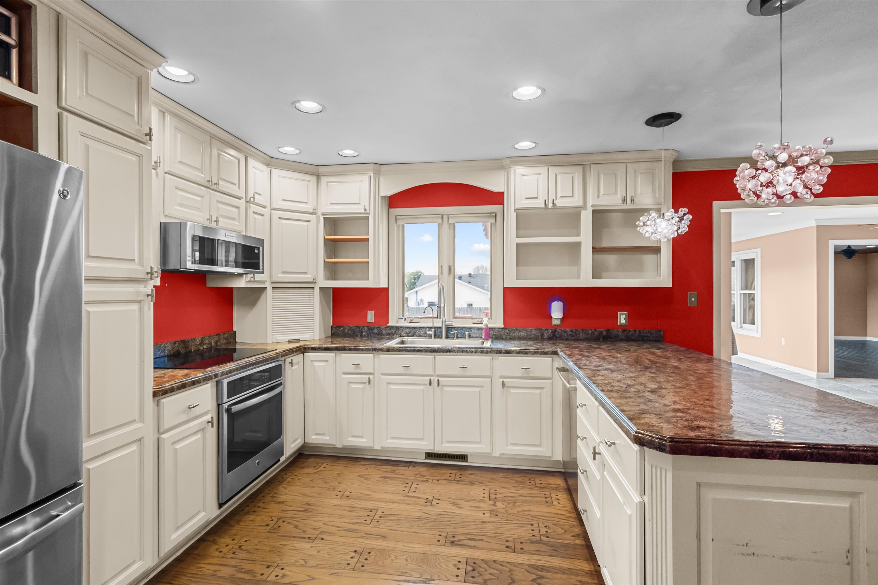 850 Parkway Drive, Owensboro, Kentucky 42303, 3 Bedrooms Bedrooms, ,2 BathroomsBathrooms,Single Family Residence,For Sale,Parkway Drive,91744