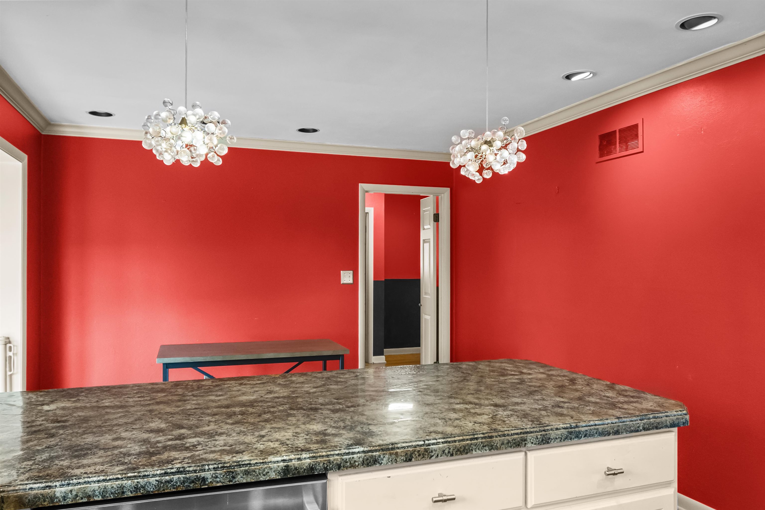 850 Parkway Drive, Owensboro, Kentucky 42303, 3 Bedrooms Bedrooms, ,2 BathroomsBathrooms,Single Family Residence,For Sale,Parkway Drive,91744