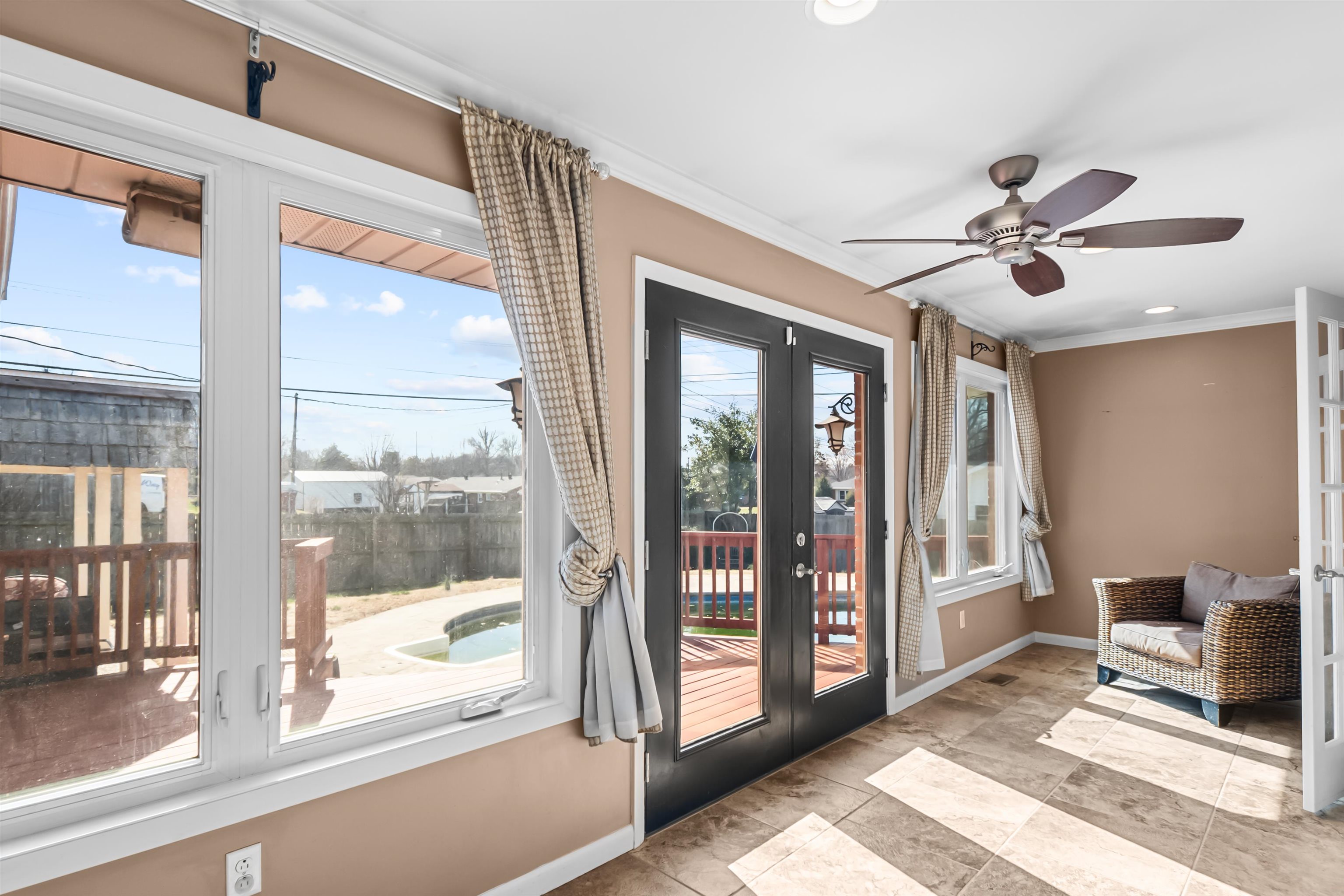 850 Parkway Drive, Owensboro, Kentucky 42303, 3 Bedrooms Bedrooms, ,2 BathroomsBathrooms,Single Family Residence,For Sale,Parkway Drive,91744