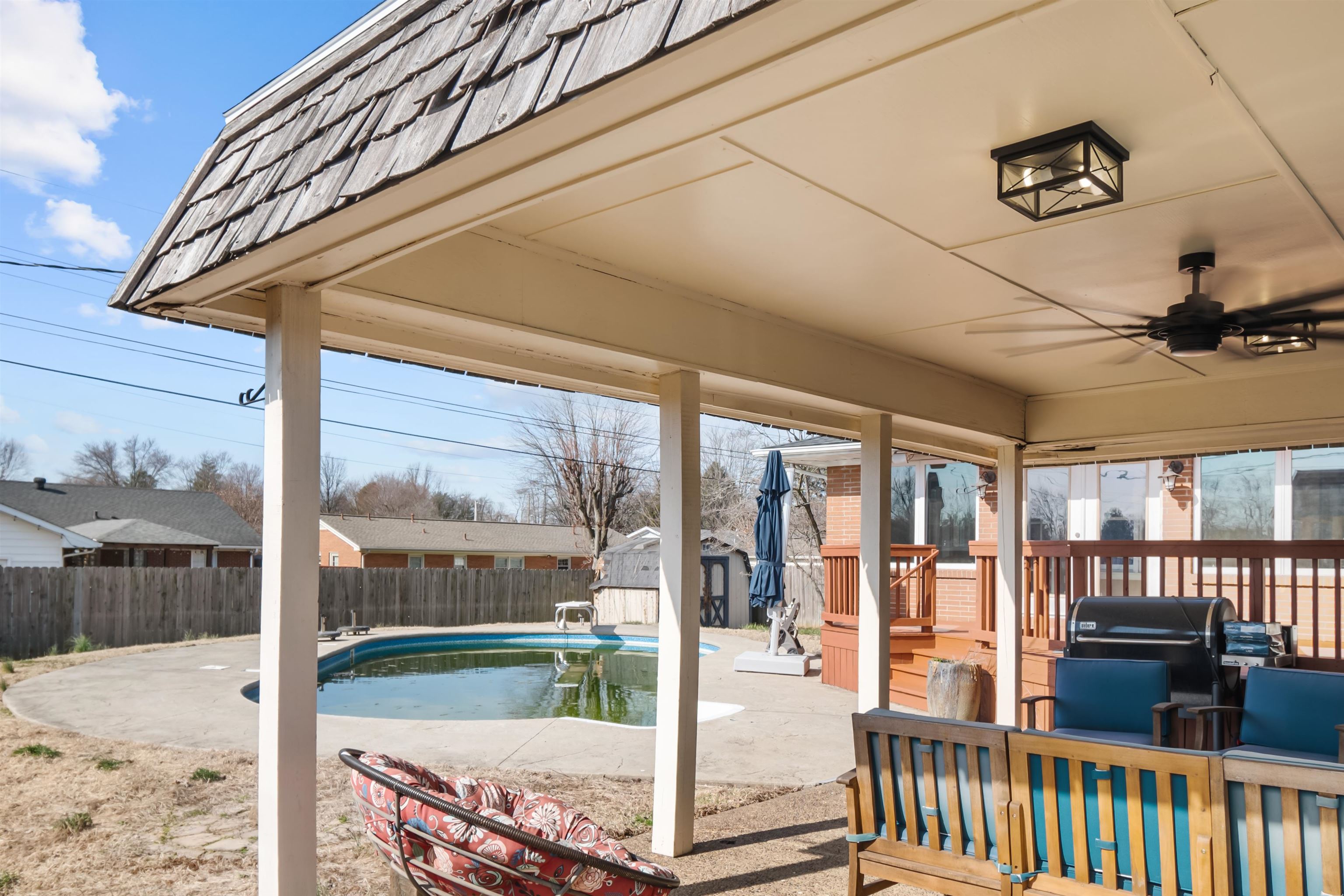 850 Parkway Drive, Owensboro, Kentucky 42303, 3 Bedrooms Bedrooms, ,2 BathroomsBathrooms,Single Family Residence,For Sale,Parkway Drive,91744