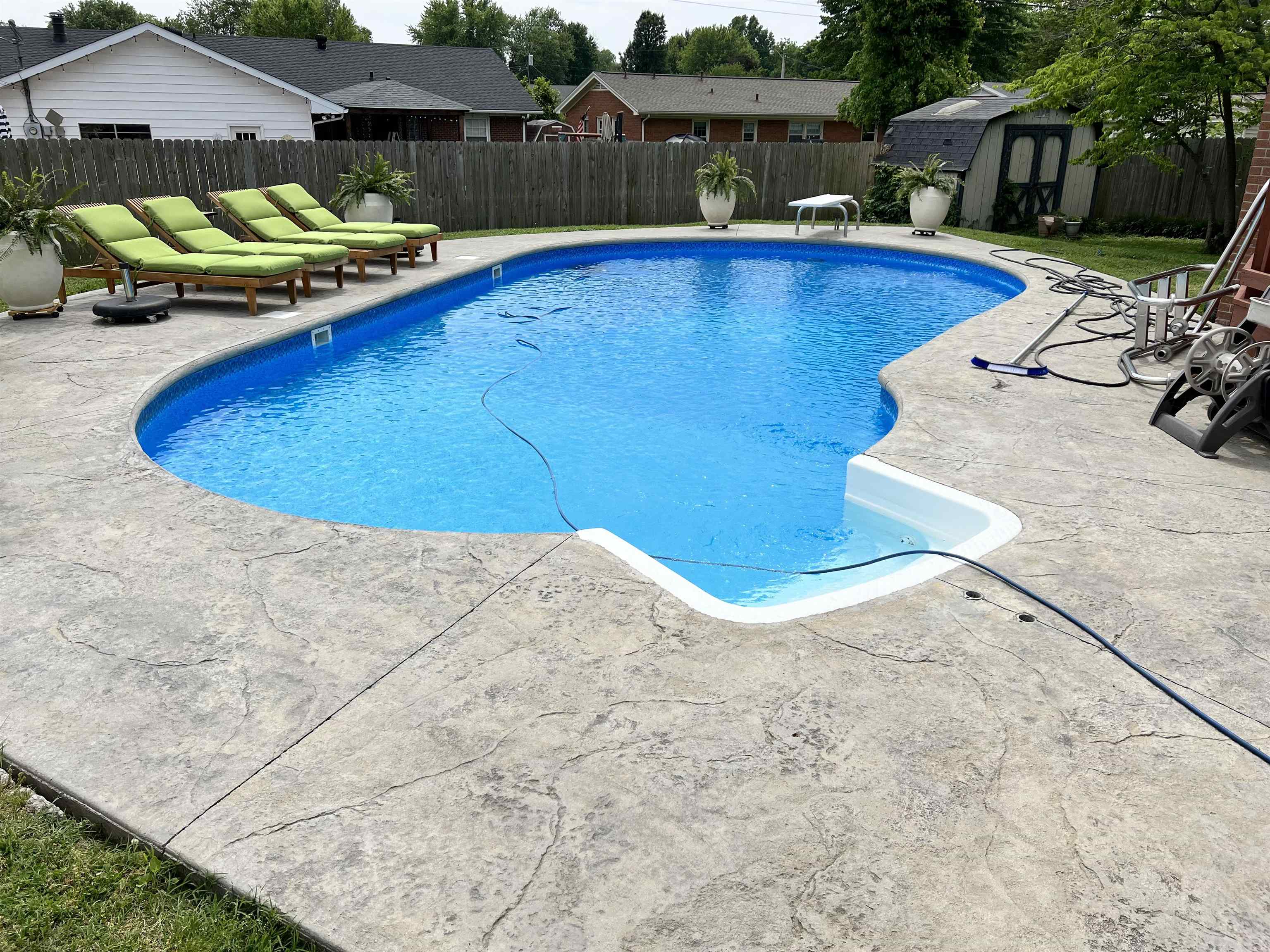 850 Parkway Drive, Owensboro, Kentucky 42303, 3 Bedrooms Bedrooms, ,2 BathroomsBathrooms,Single Family Residence,For Sale,Parkway Drive,91744