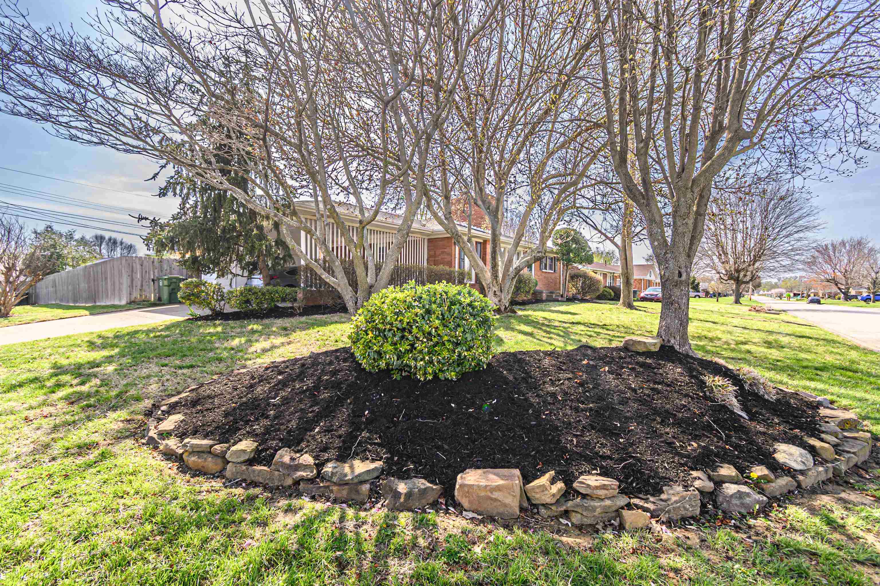 850 Parkway Drive, Owensboro, Kentucky 42303, 3 Bedrooms Bedrooms, ,2 BathroomsBathrooms,Single Family Residence,For Sale,Parkway Drive,91744