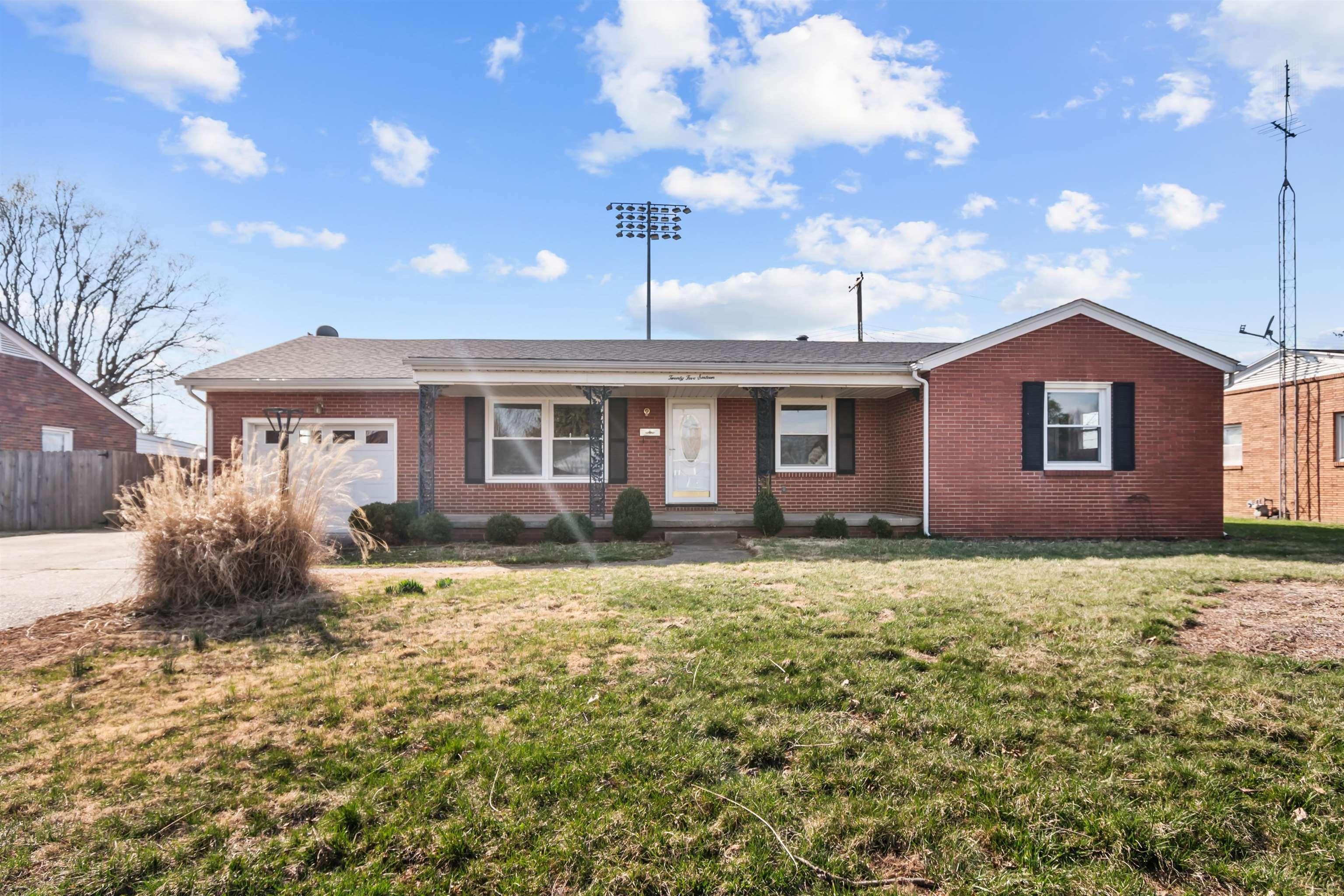 2516 Farrier Place, Owensboro, Kentucky 42301, 3 Bedrooms Bedrooms, ,1 BathroomBathrooms,Single Family Residence,For Sale,Farrier Place,91755