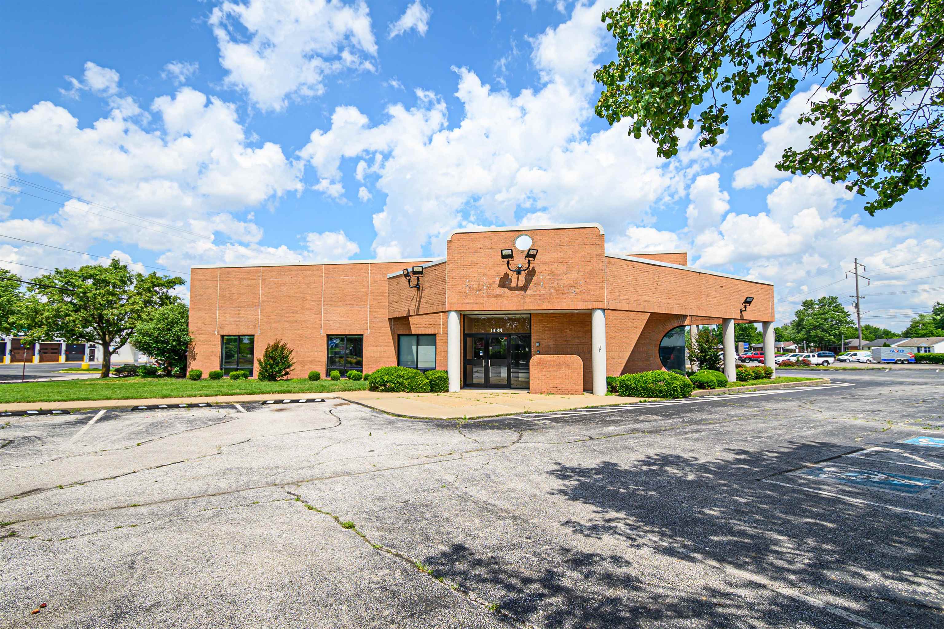1350 Carter Rd, Owensboro, Kentucky 42301, ,Retail,For Sale,Carter Rd,91757