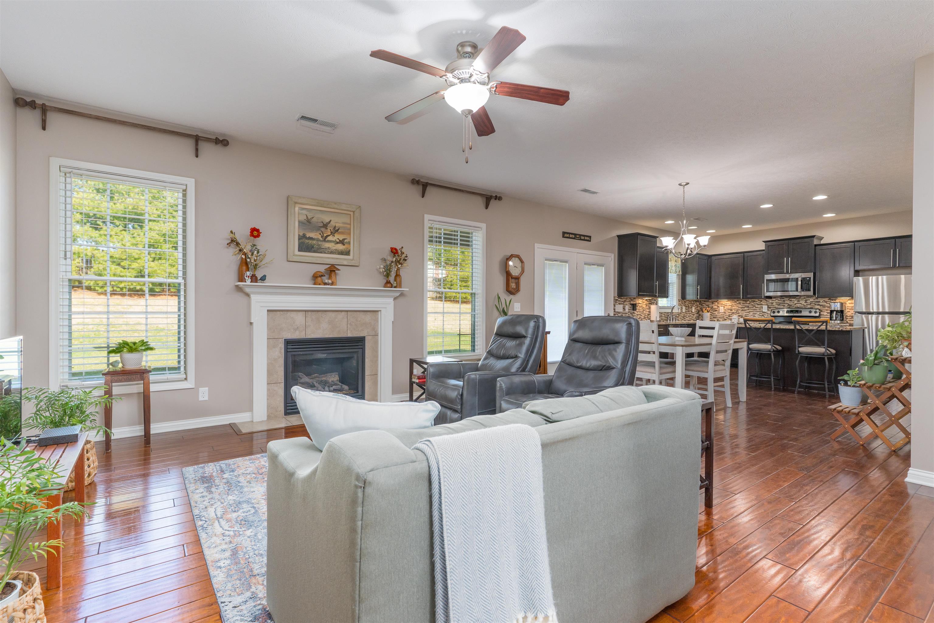 4475 Springhurst Ln, Owensboro, Kentucky 42303, 4 Bedrooms Bedrooms, ,2 BathroomsBathrooms,Single Family Residence,For Sale,Springhurst Ln,91758