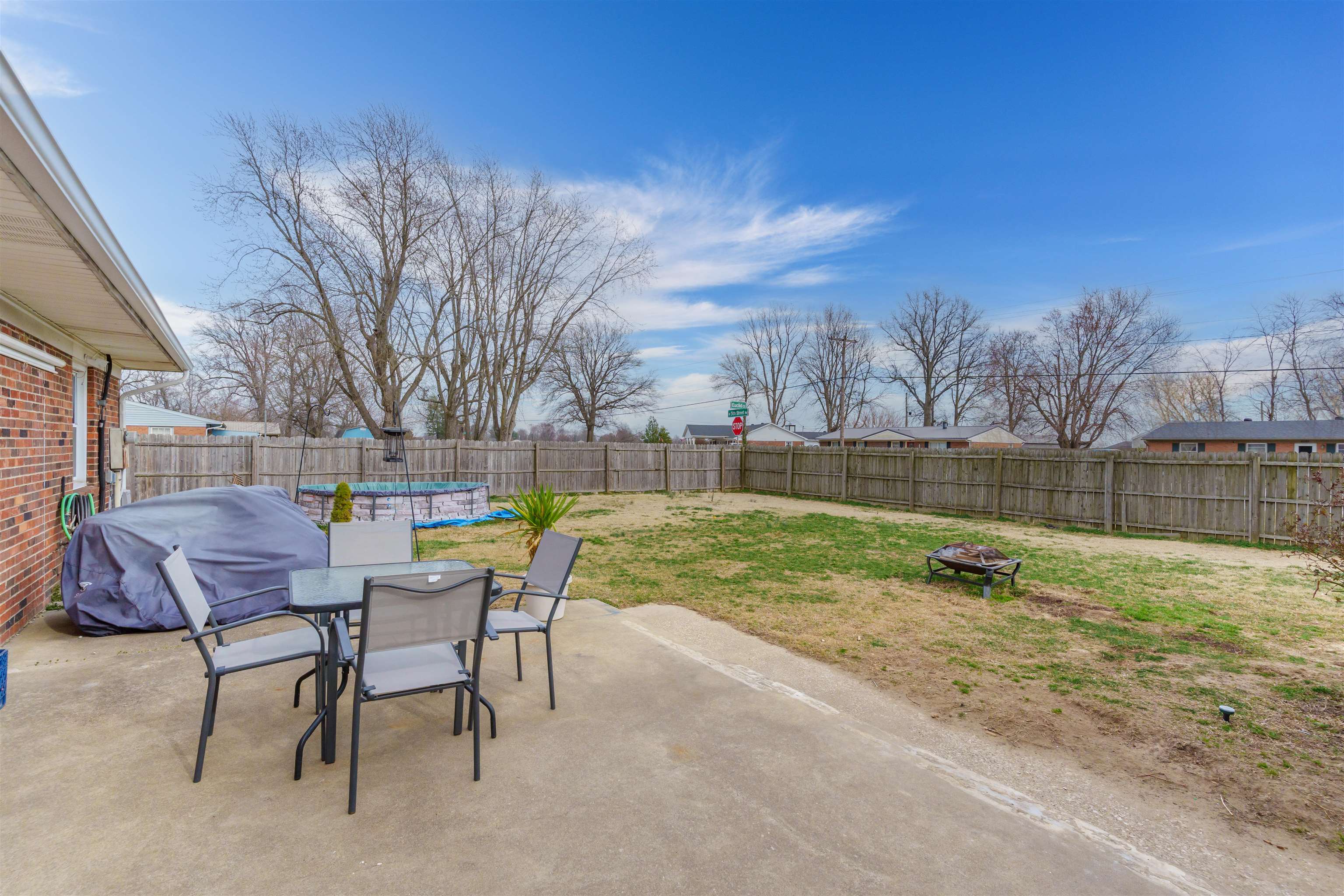 5294 Ashland, Owensboro, Kentucky 42301, 3 Bedrooms Bedrooms, ,1 BathroomBathrooms,Single Family Residence,For Sale,Ashland,91765