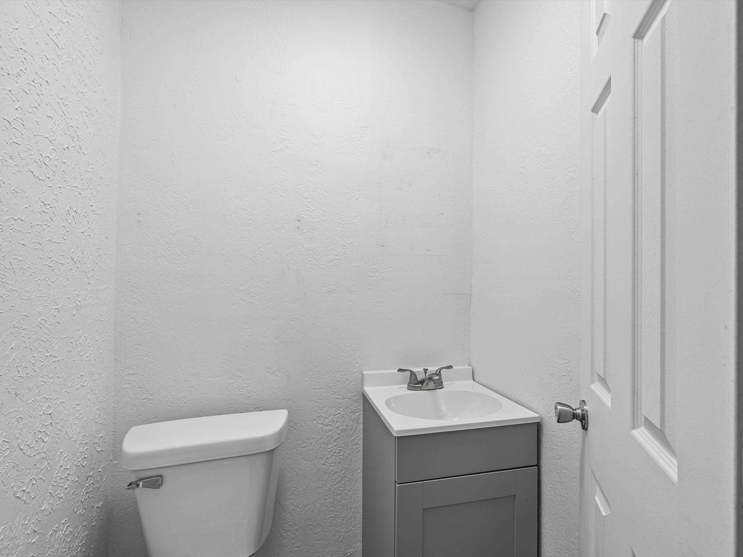827 Walnut Street, Owensboro, Kentucky 42301, 5 Bedrooms Bedrooms, ,2 BathroomsBathrooms,Single Family Residence,For Sale,Walnut Street,91772