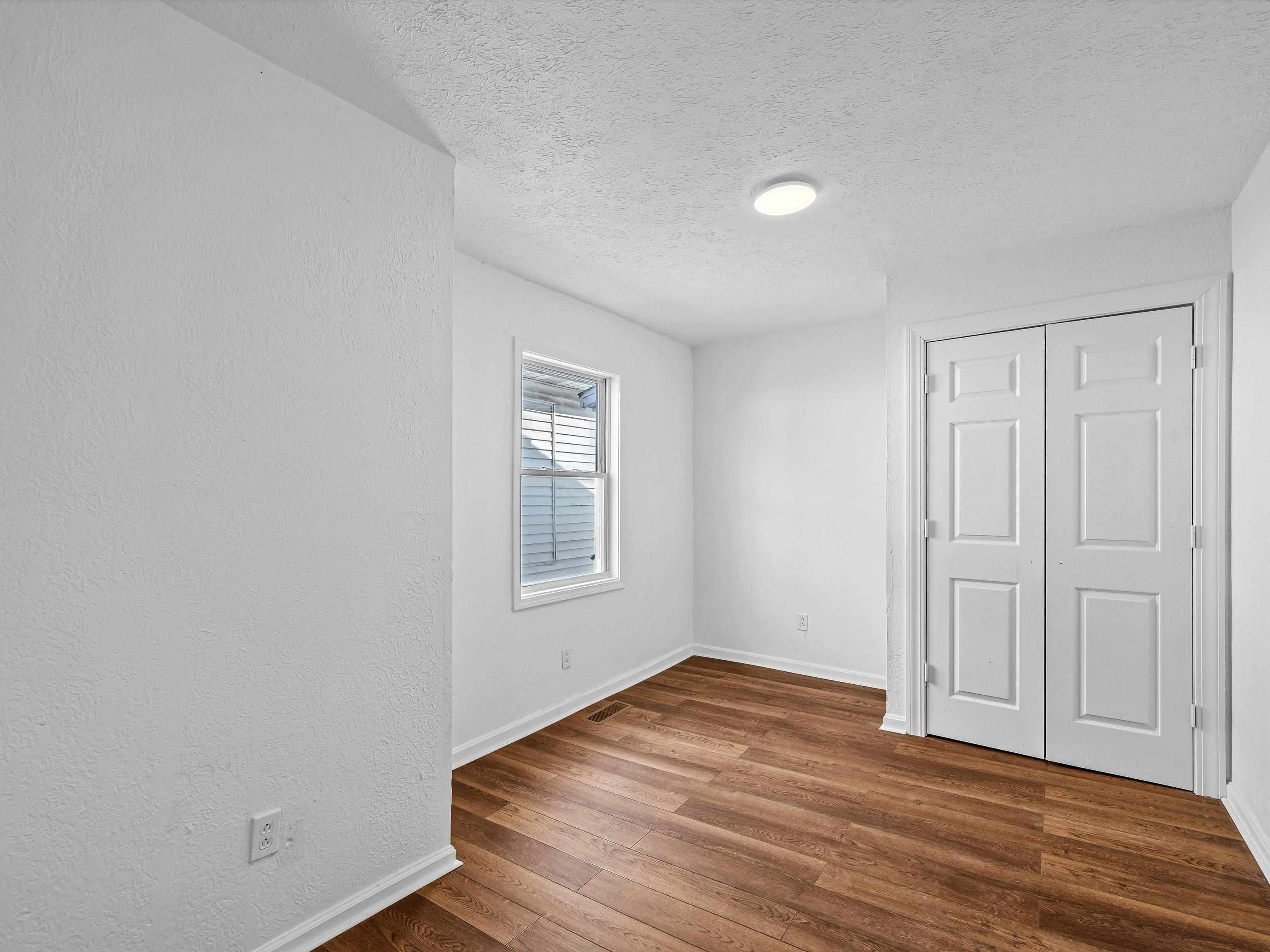 827 Walnut Street, Owensboro, Kentucky 42301, 5 Bedrooms Bedrooms, ,2 BathroomsBathrooms,Single Family Residence,For Sale,Walnut Street,91772