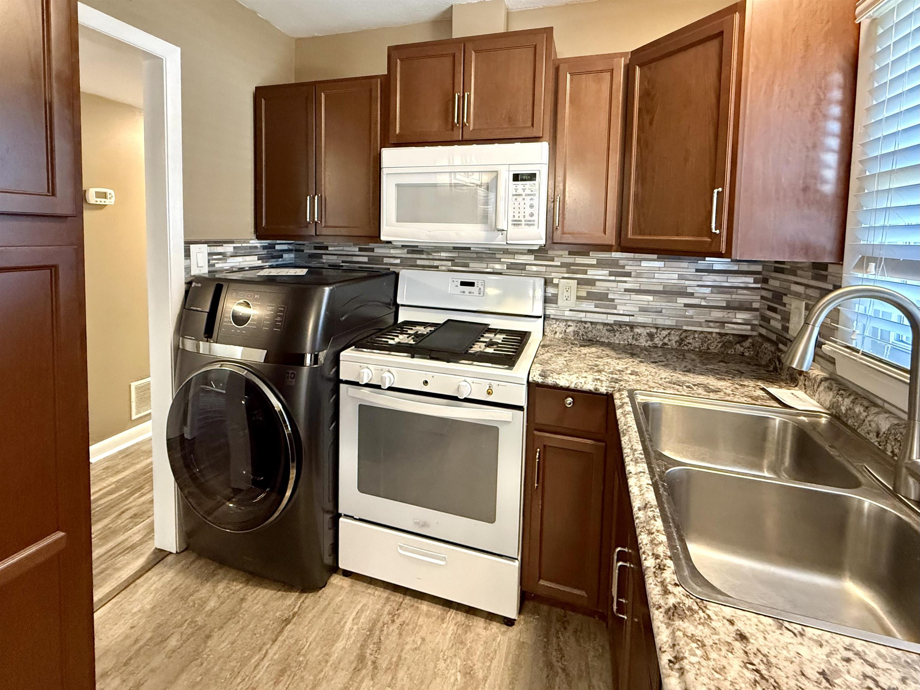 503 Catalina Dr, Owensboro, Kentucky 42303, 3 Bedrooms Bedrooms, ,1 BathroomBathrooms,Single Family Residence,For Sale,Catalina Dr,91776