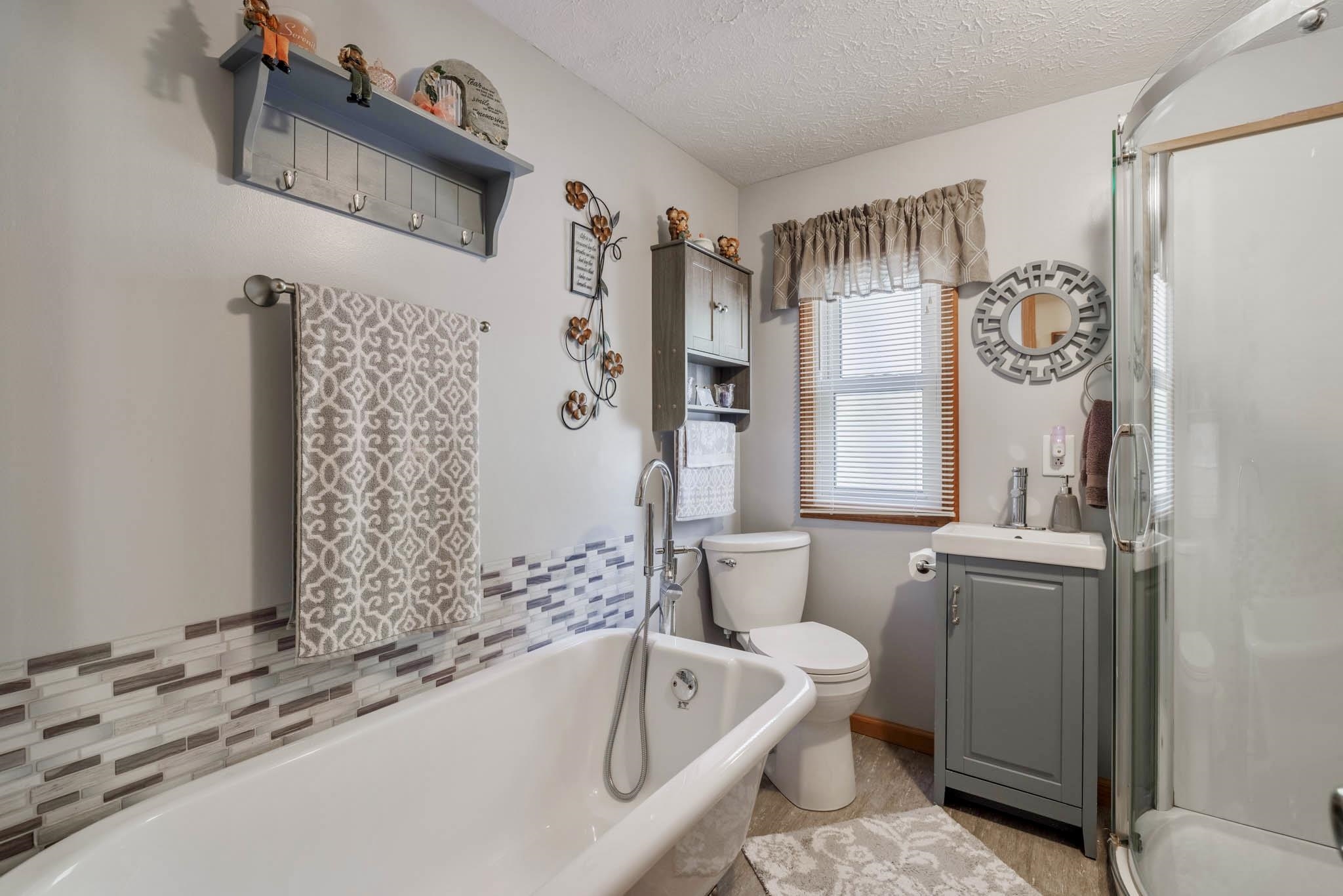 4760 Hawesville Easton Rd, Reynolds Station, Kentucky 42368, 3 Bedrooms Bedrooms, ,1 BathroomBathrooms,Manufactured Home,For Sale,Hawesville Easton Rd,91777