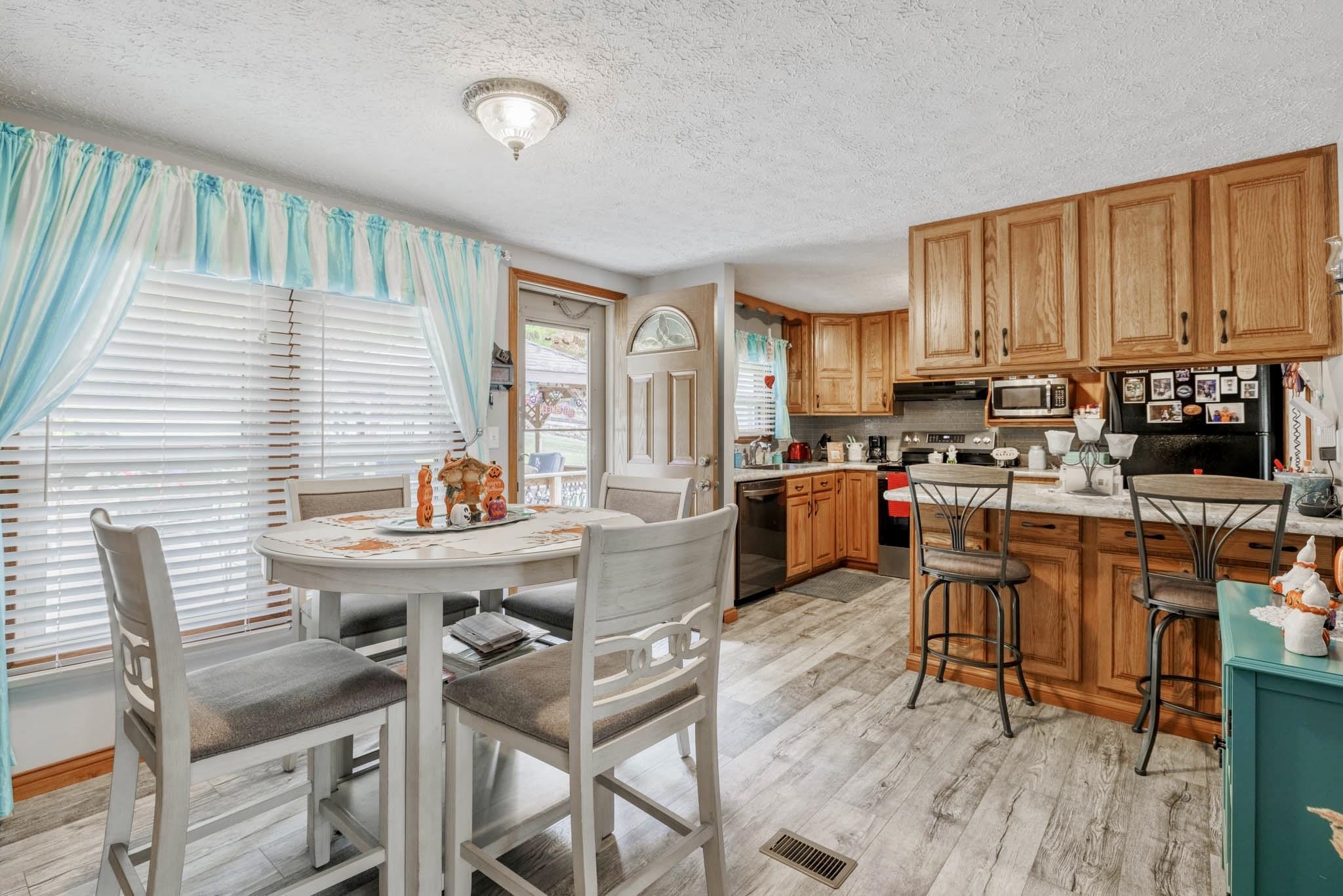 4760 Hawesville Easton Rd, Reynolds Station, Kentucky 42368, 3 Bedrooms Bedrooms, ,1 BathroomBathrooms,Manufactured Home,For Sale,Hawesville Easton Rd,91777