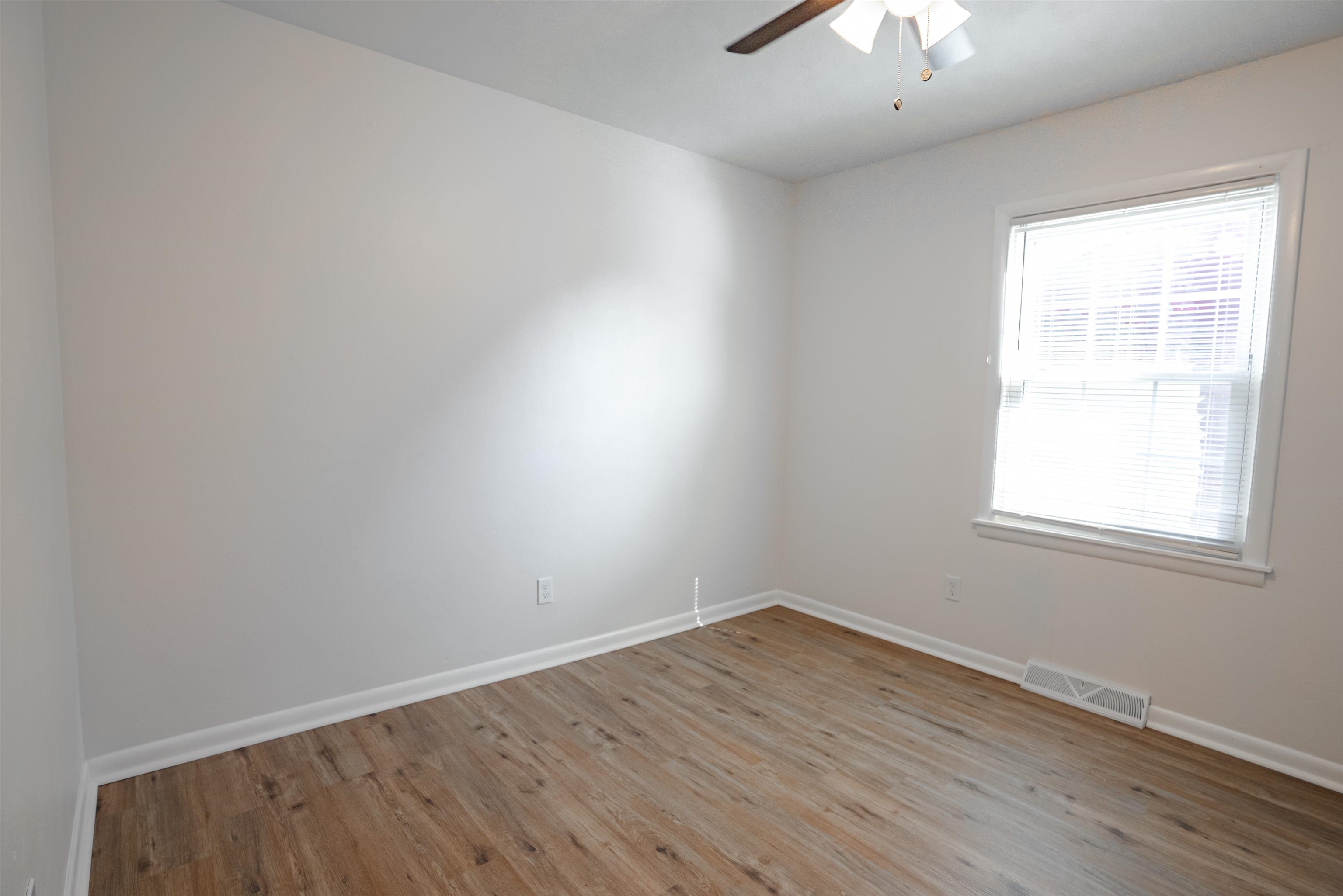 2504 Baylor Place, Owensboro, Kentucky 42301, 3 Bedrooms Bedrooms, ,2 BathroomsBathrooms,Single Family Residence,For Sale,Baylor Place,91784