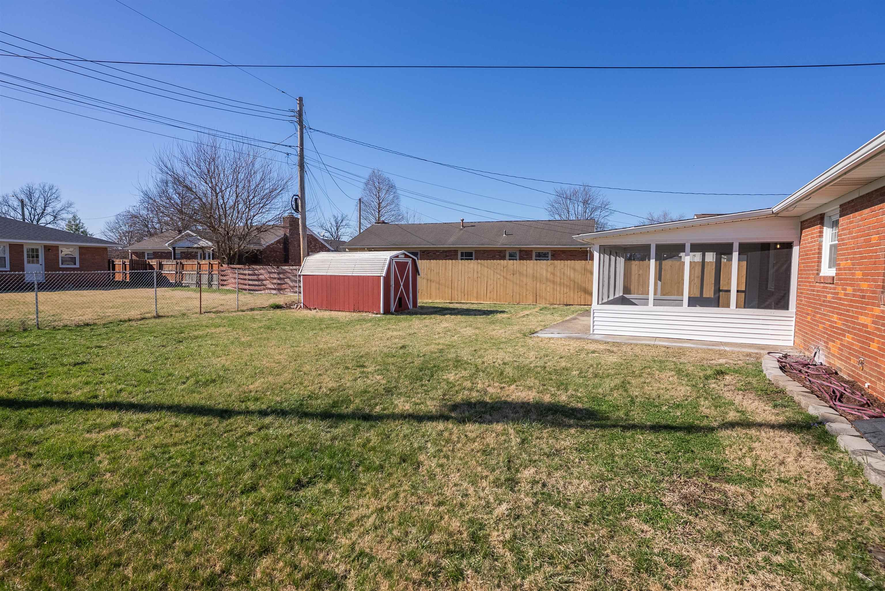 2504 Baylor Place, Owensboro, Kentucky 42301, 3 Bedrooms Bedrooms, ,2 BathroomsBathrooms,Single Family Residence,For Sale,Baylor Place,91784